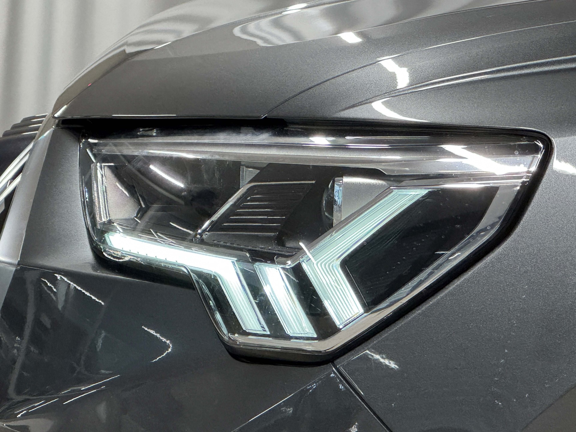 AUDI Q3 35 TFSI S line Attraction S-tronic-image-6