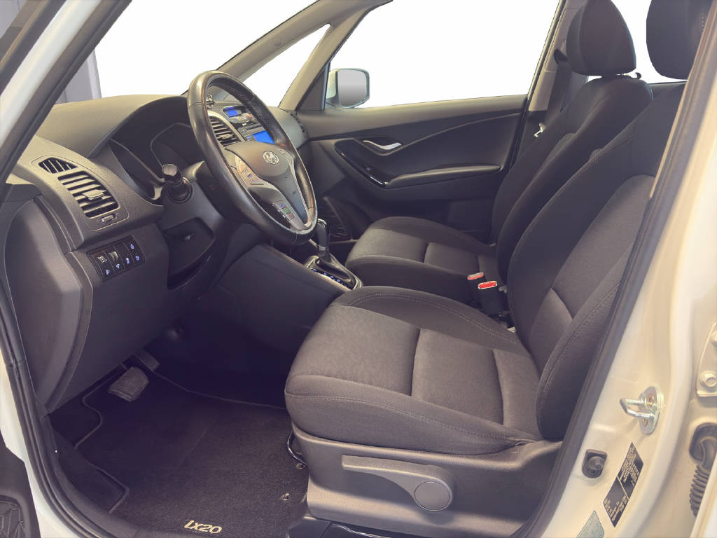 HYUNDAI ix20 1.6 Amplia-image-3