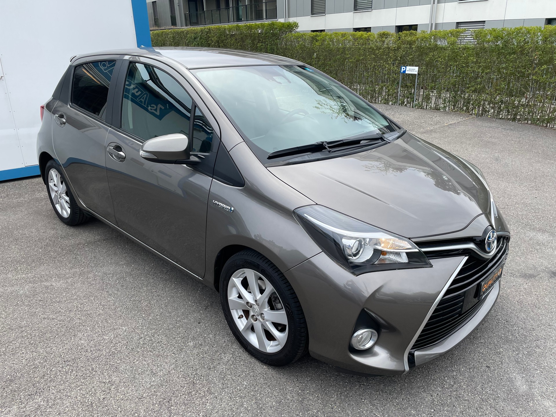 TOYOTA Yaris 1.5 VVT-i Hybrid Style e-CVT-image-4