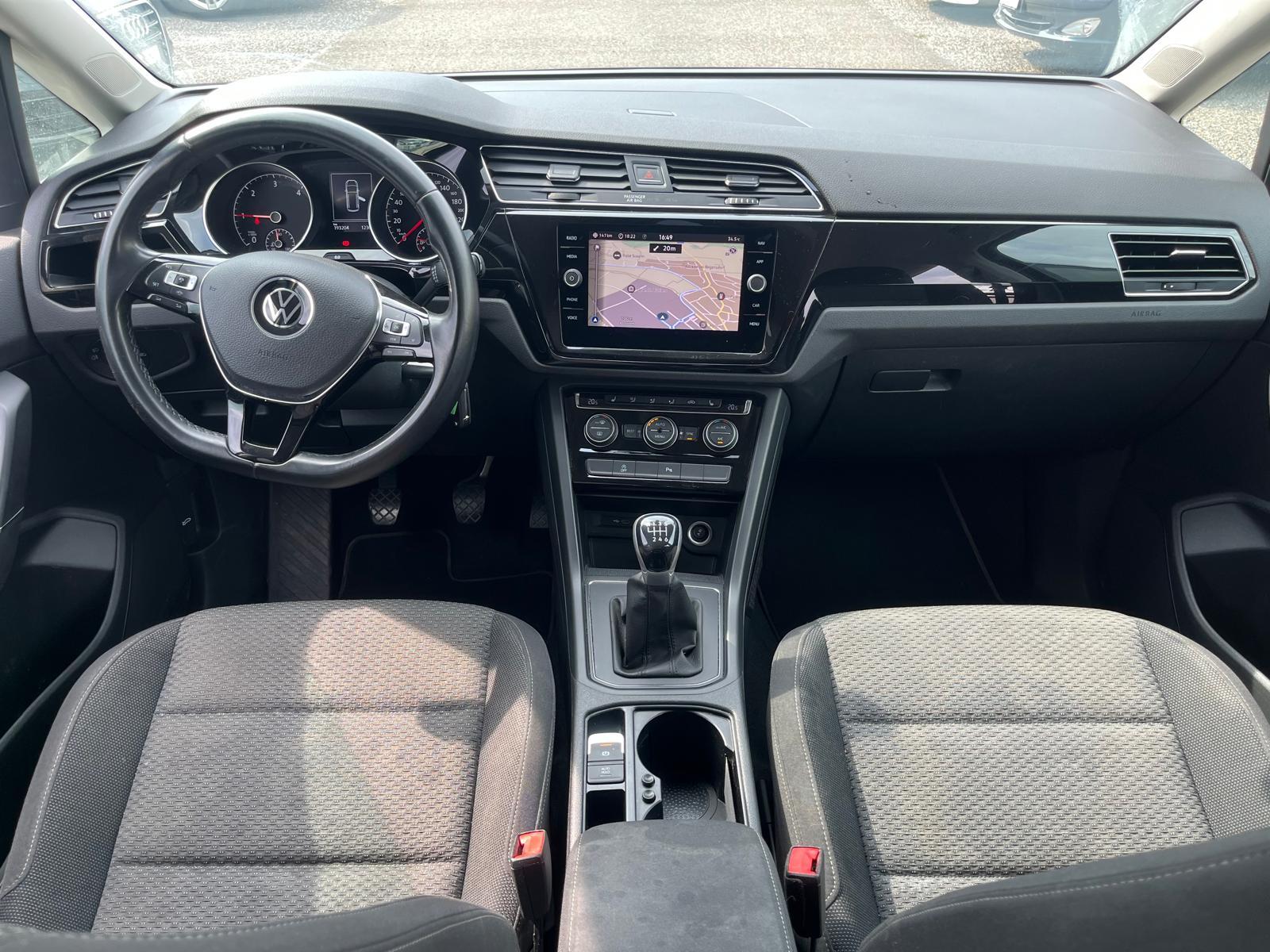 VW Touran 2.0 TDI SCR Comfortline-image-7