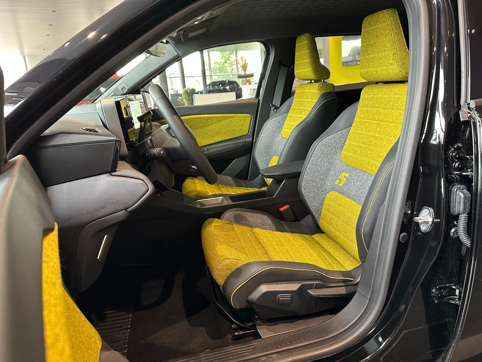 RENAULT R5 E-Tech Urban Range 40 kWh Iconic Five-image-9