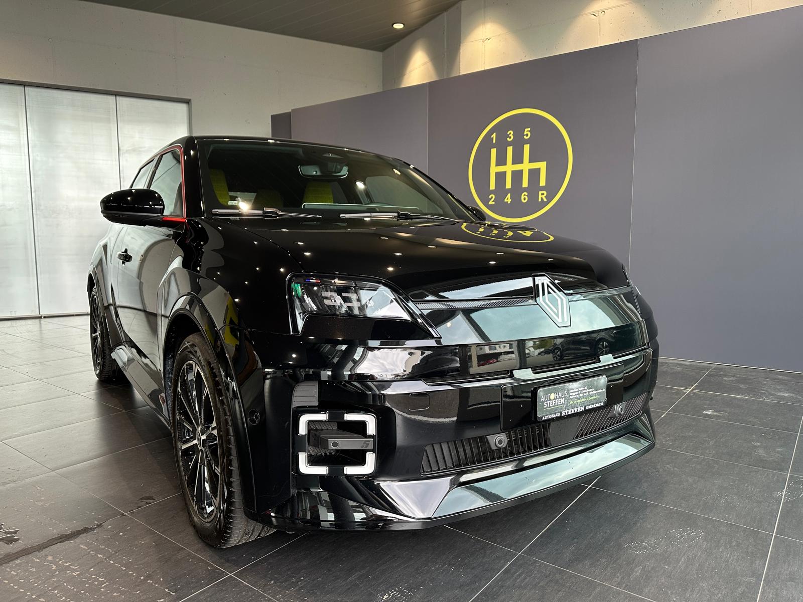 RENAULT R5 E-Tech Urban Range 40 kWh Iconic Five-image-1