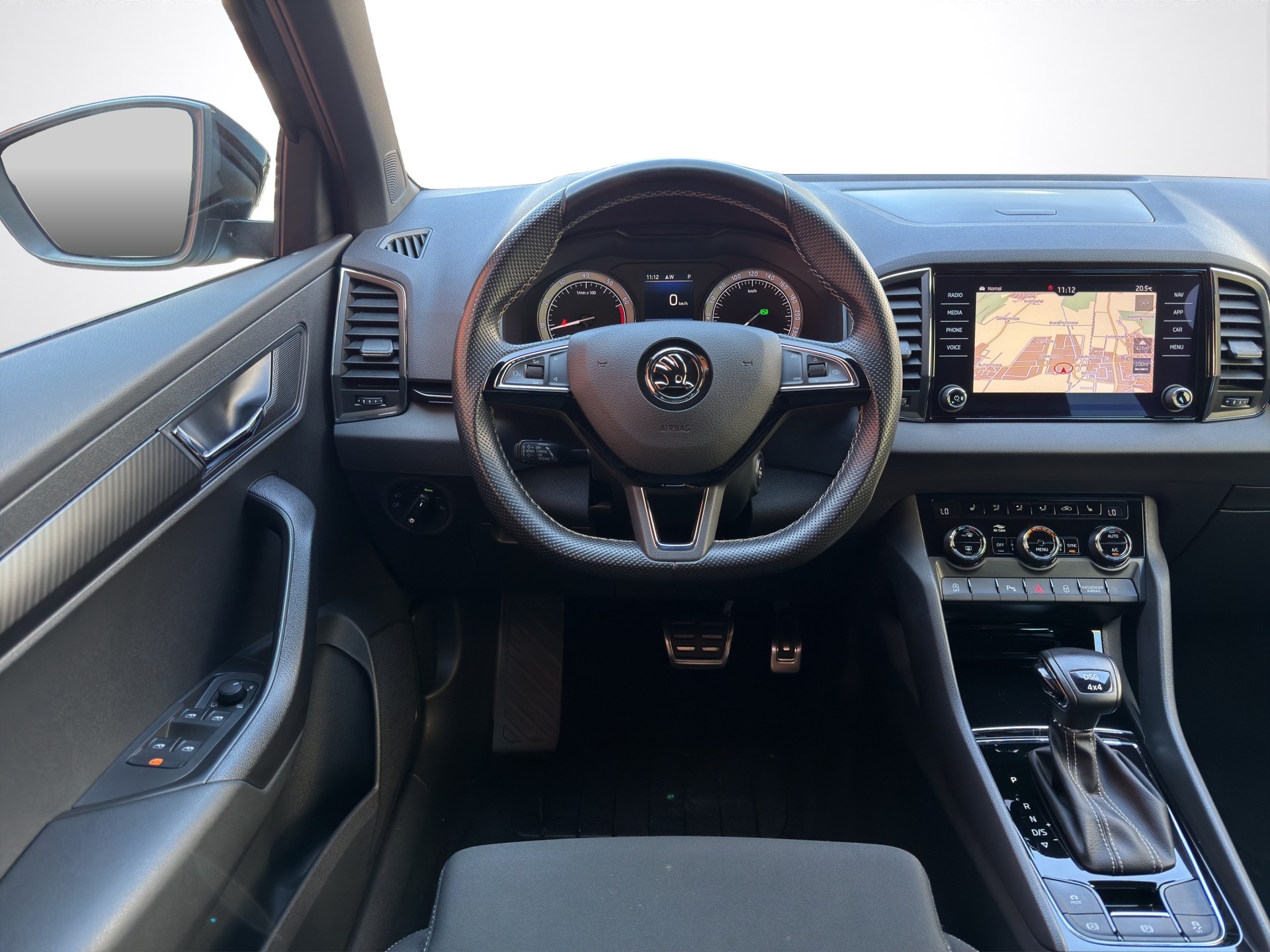 SKODA Karoq 2.0 TSI SportLine 4x4 DSG-image-12