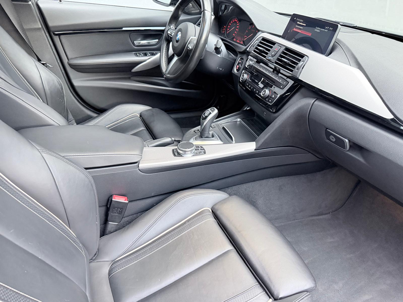 BMW 340i xDrive Touring Power & Sound Steptronic-image-4