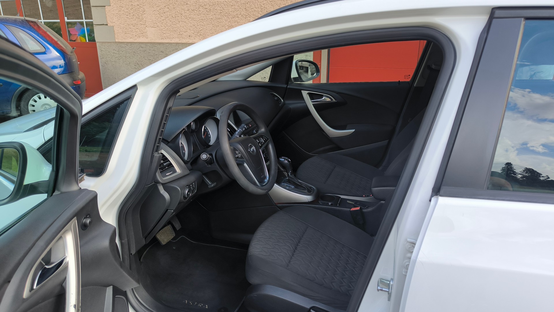 OPEL Astra ST 2.0 CDTi Active Ed. Aut.-image-11