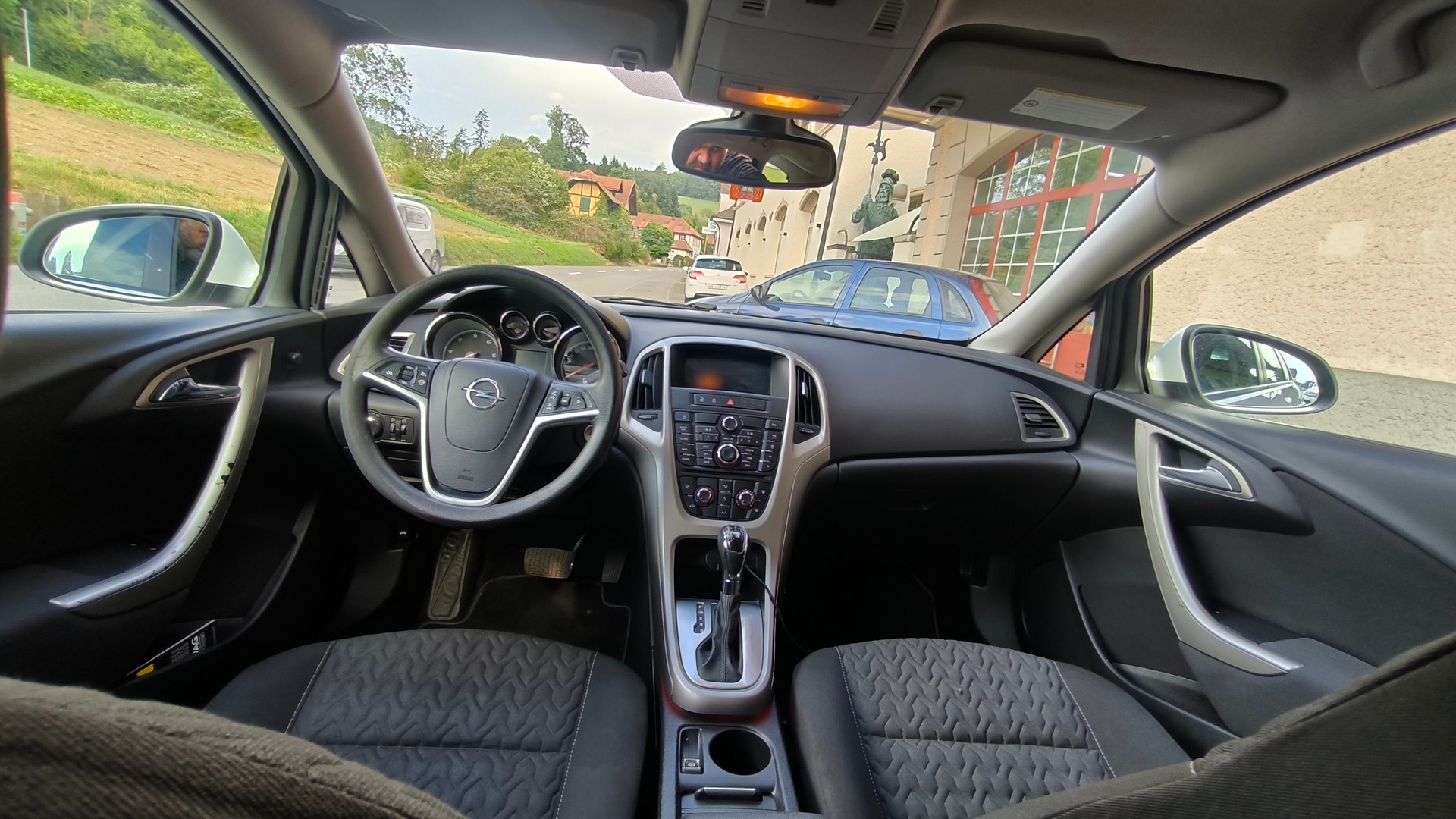 OPEL Astra ST 2.0 CDTi Active Ed. Aut.-image-12
