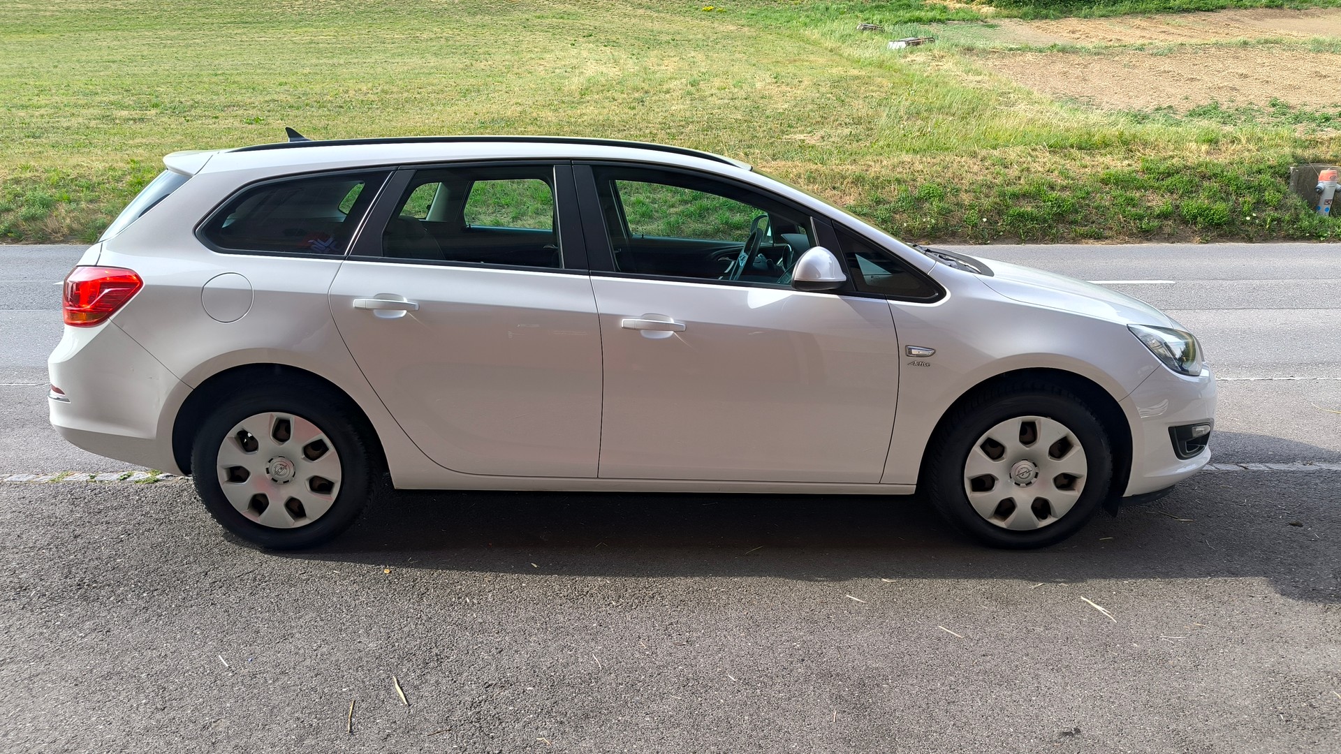 OPEL Astra ST 2.0 CDTi Active Ed. Aut.-image-4