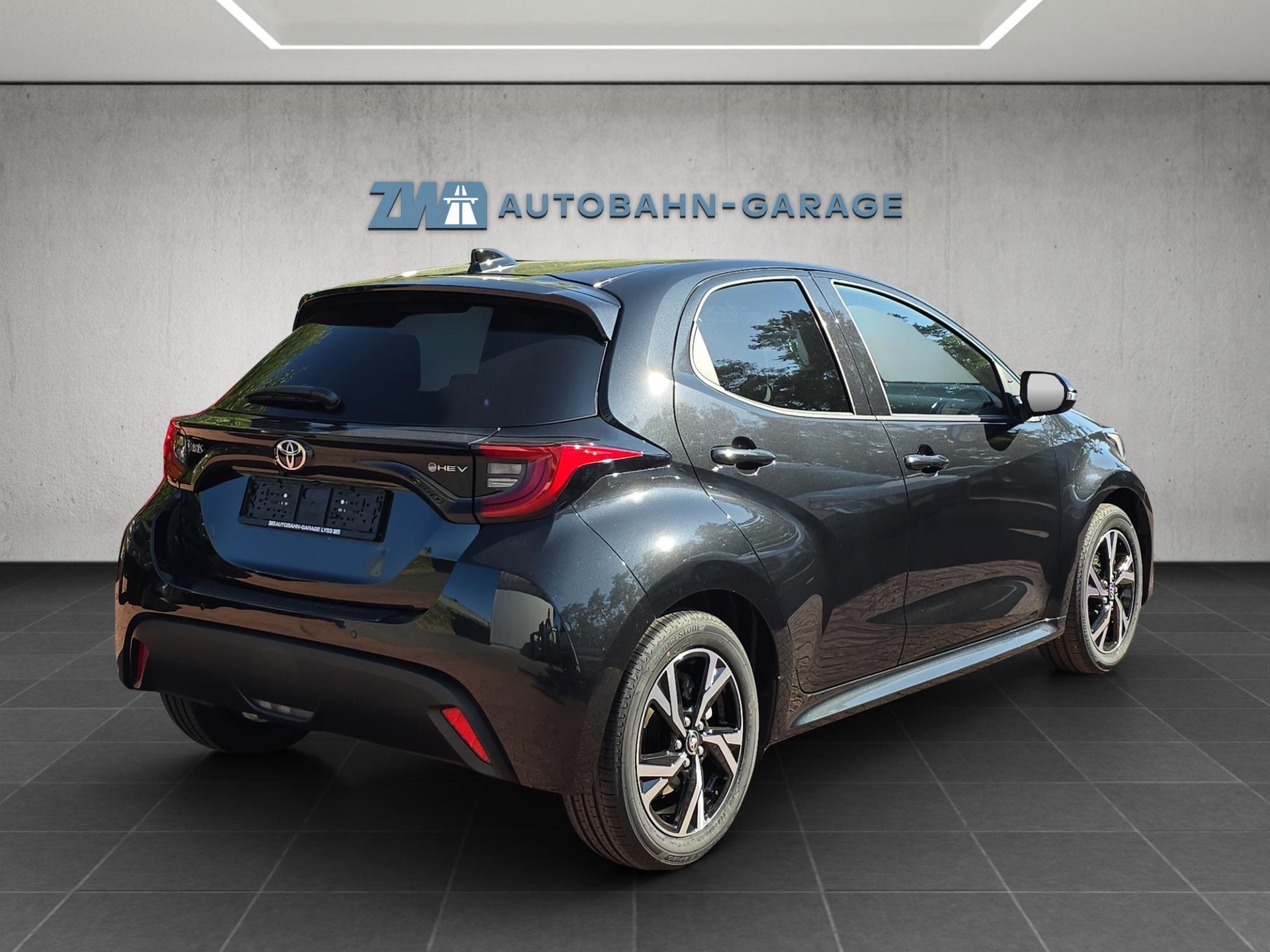 TOYOTA Yaris 1.5 VVT-i HSD Trend-image-4
