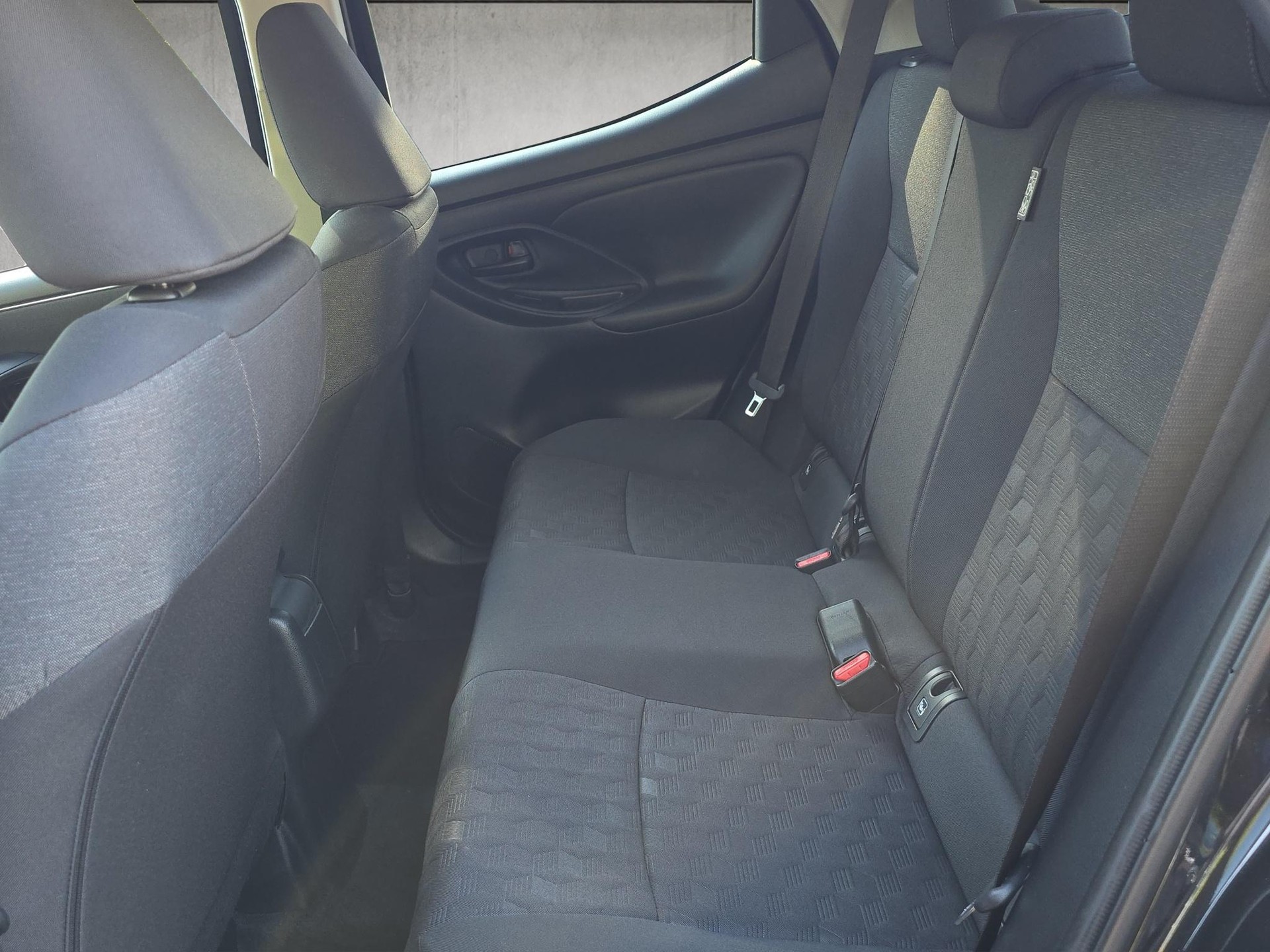 TOYOTA Yaris 1.5 VVT-i HSD Trend-image-11