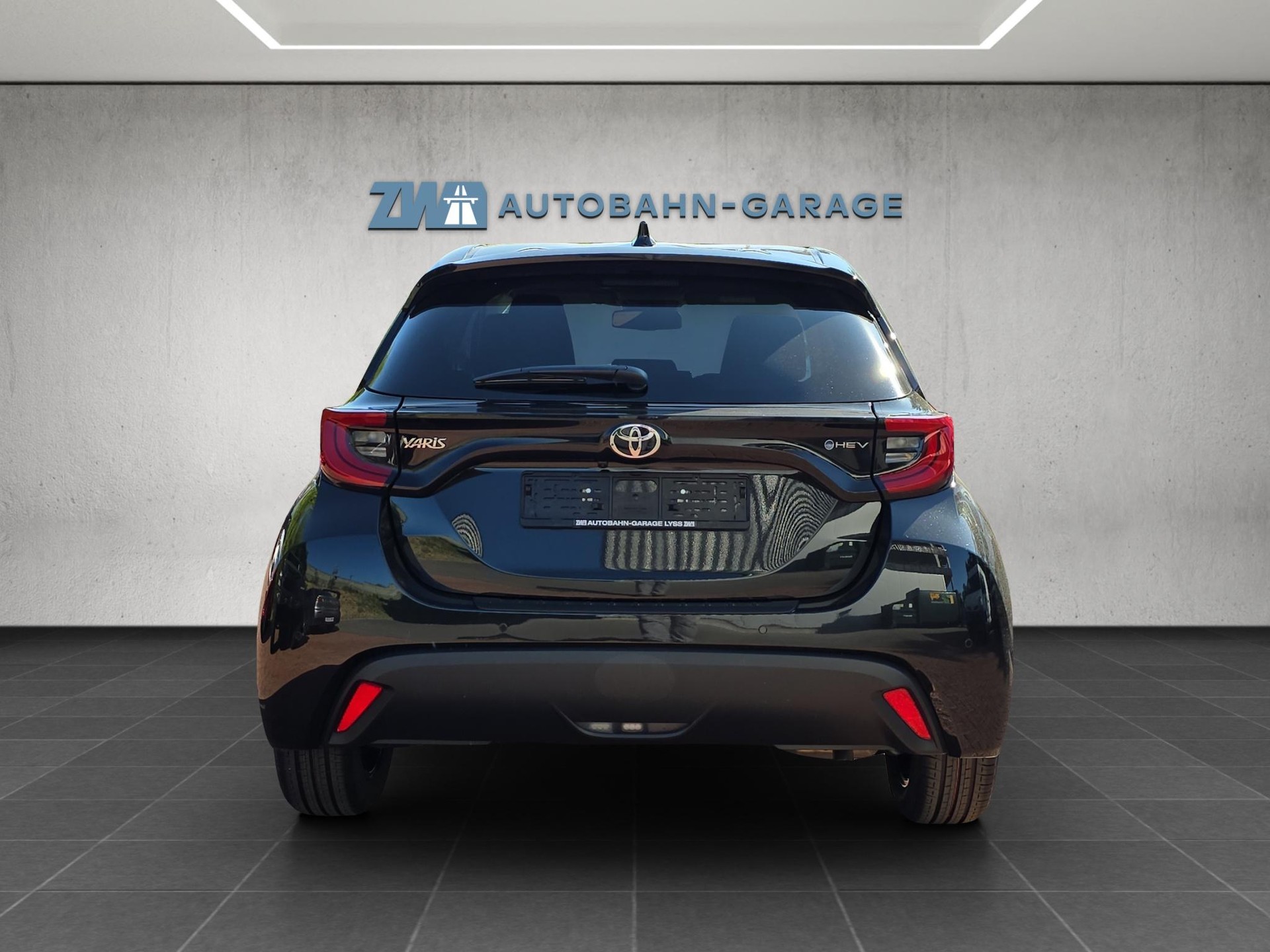 TOYOTA Yaris 1.5 VVT-i HSD Trend-image-3