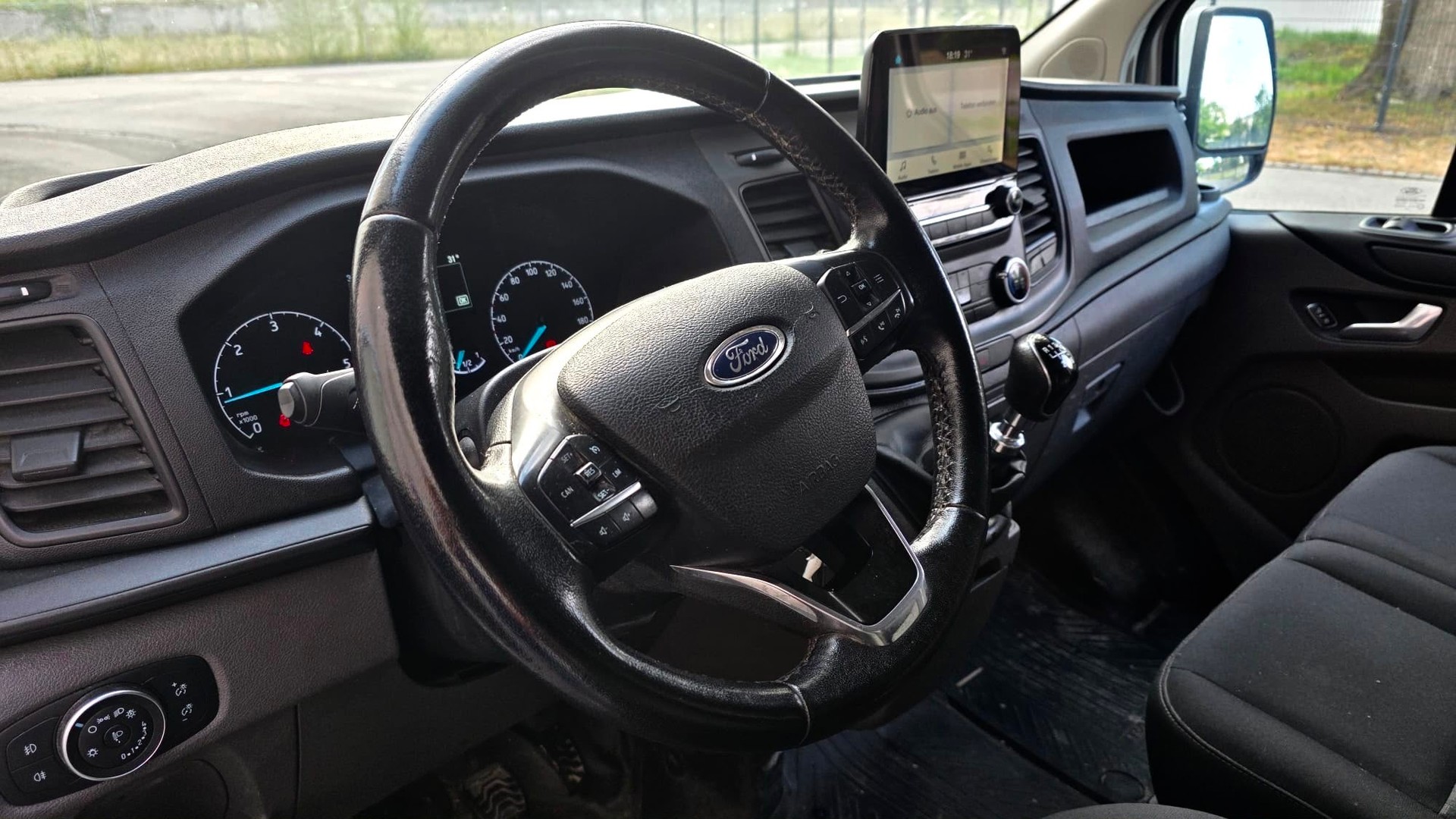 FORD Transit Custom Van 320 L1H1 Trend-image-12