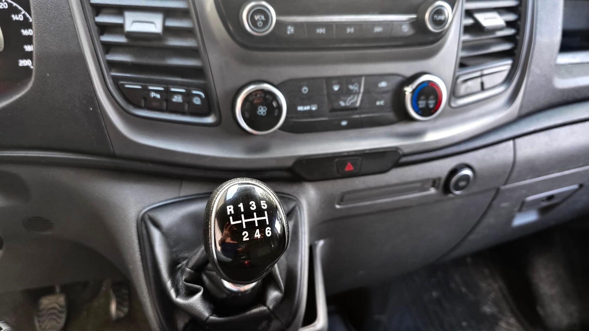 FORD Transit Custom Van 320 L1H1 Trend-image-10