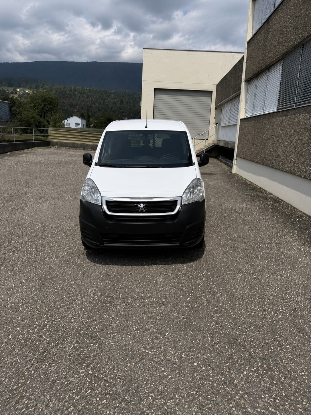 PEUGEOT 1.6 HDI 90 Active-image-1