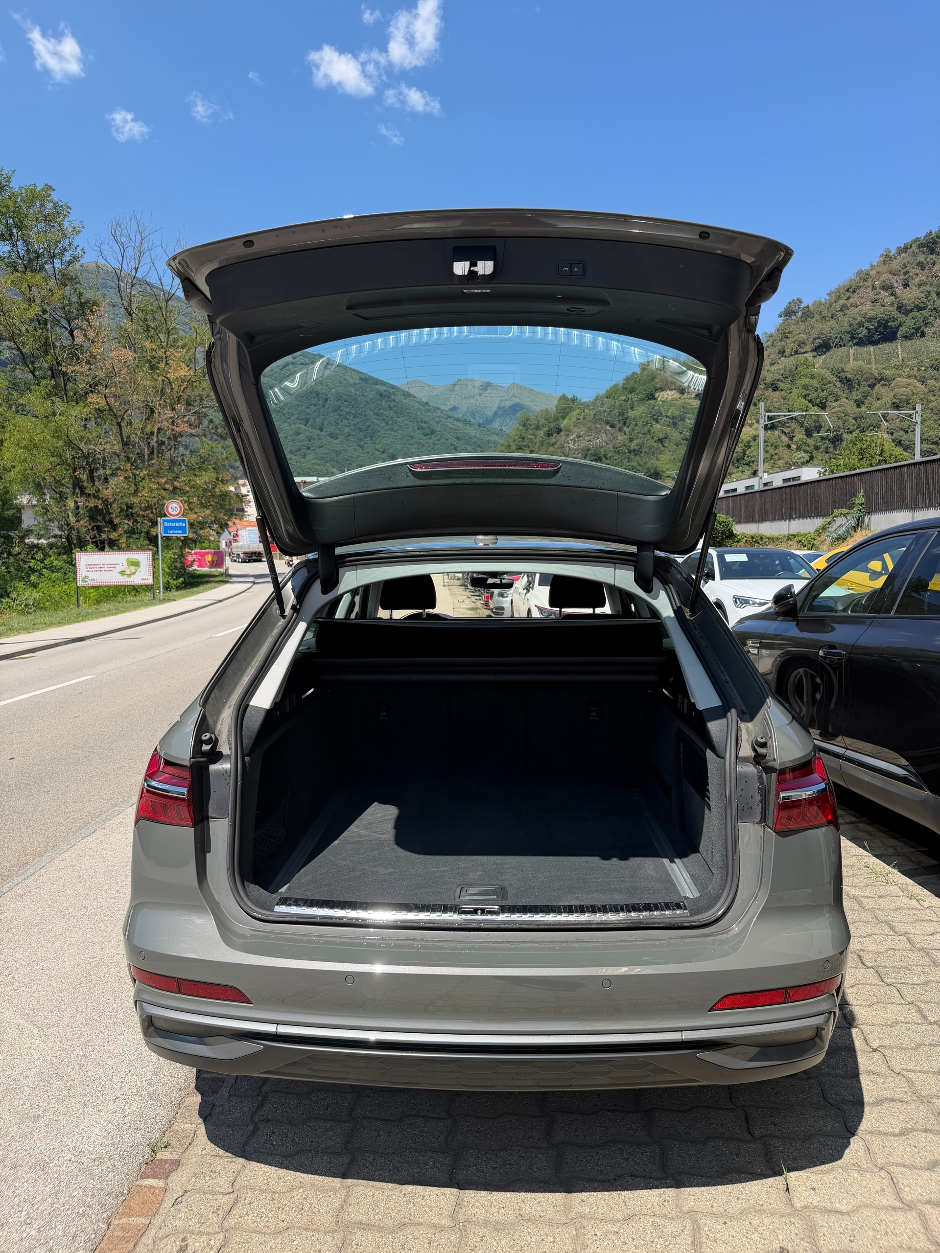 AUDI A6 Avant 40 TDI Sport Attraction quattro S-tronic-image-6