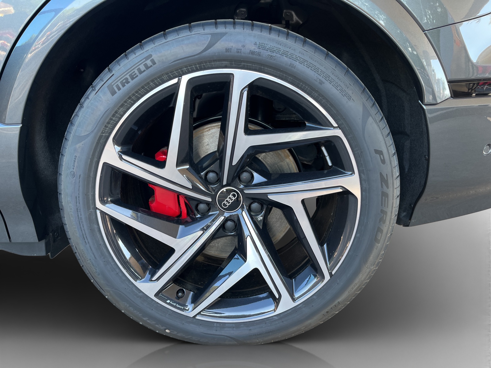 AUDI Q6 e-tron quattro-image-13