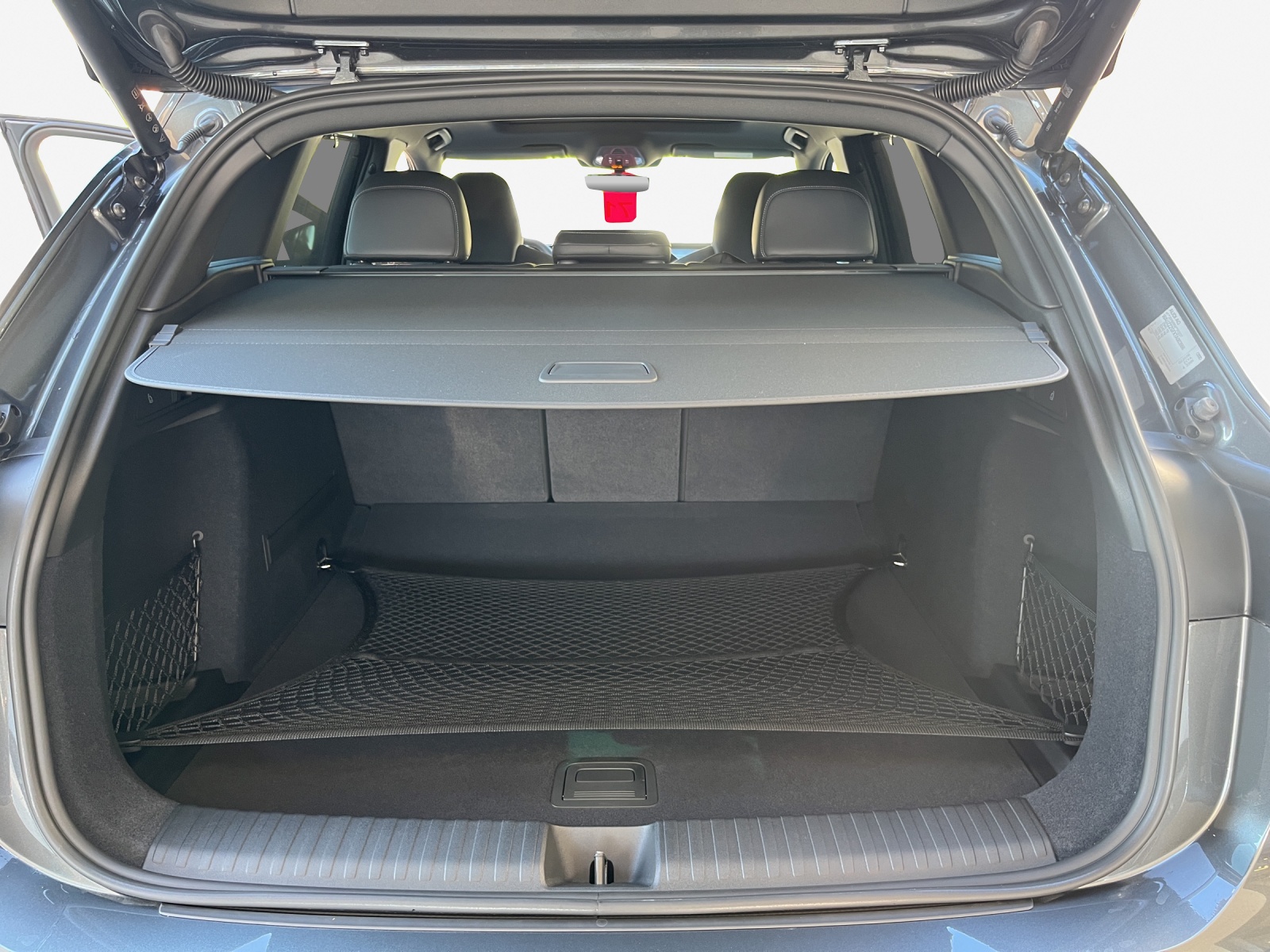 AUDI Q6 e-tron quattro-image-12