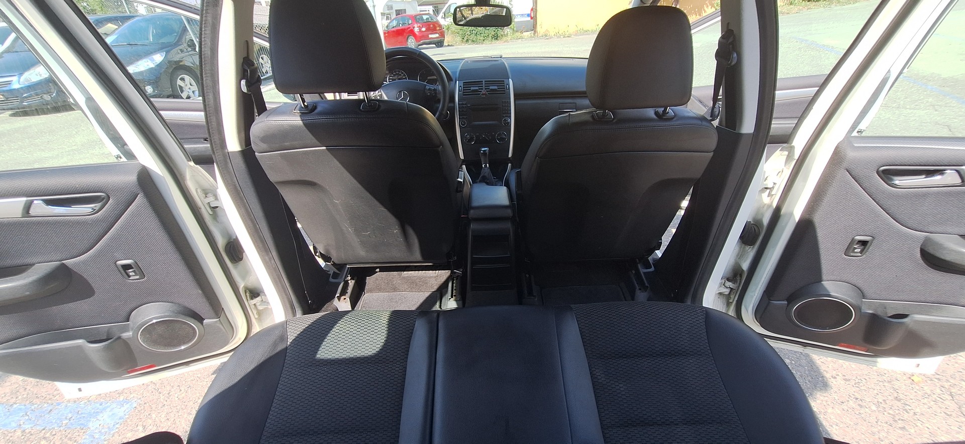 MERCEDES-BENZ A 180 CDI Avantgarde-image-21