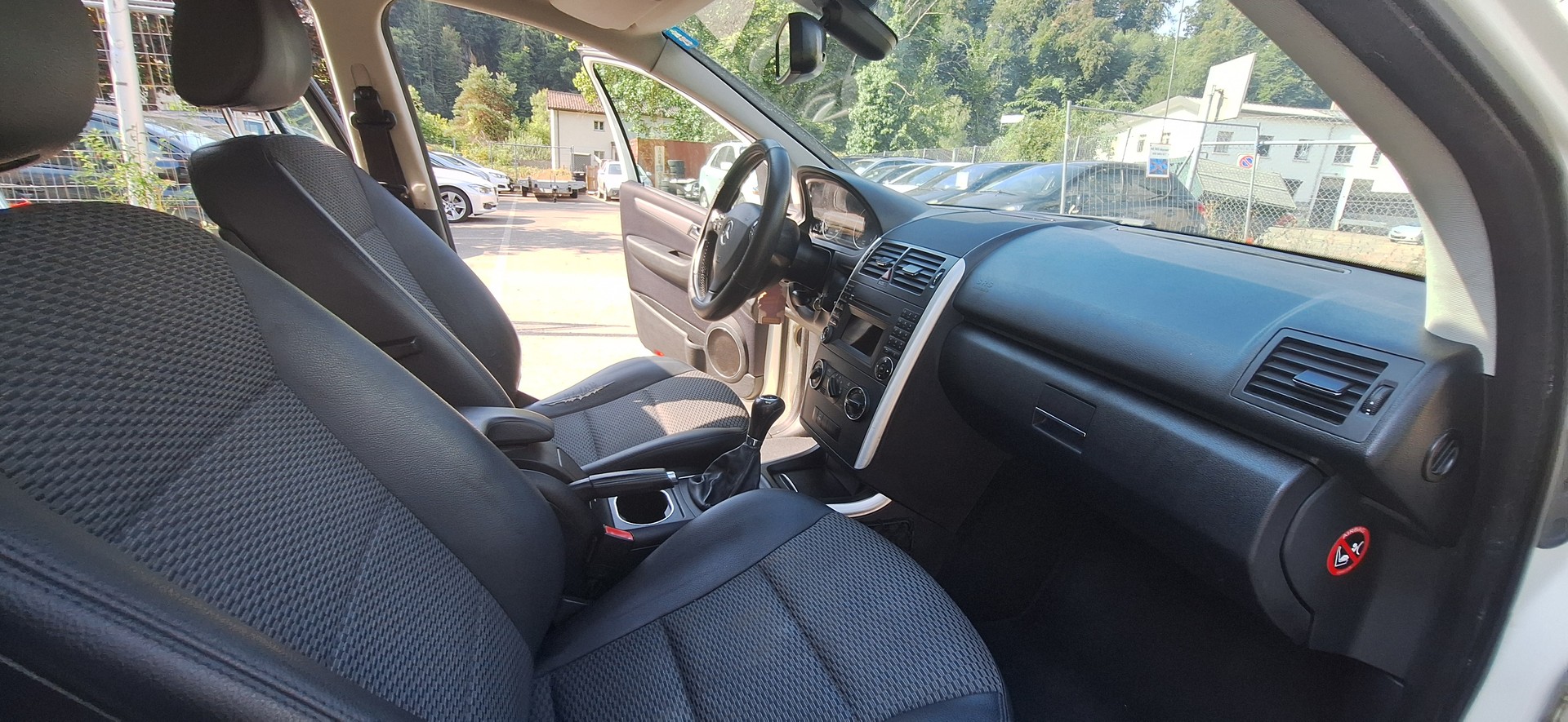 MERCEDES-BENZ A 180 CDI Avantgarde-image-12