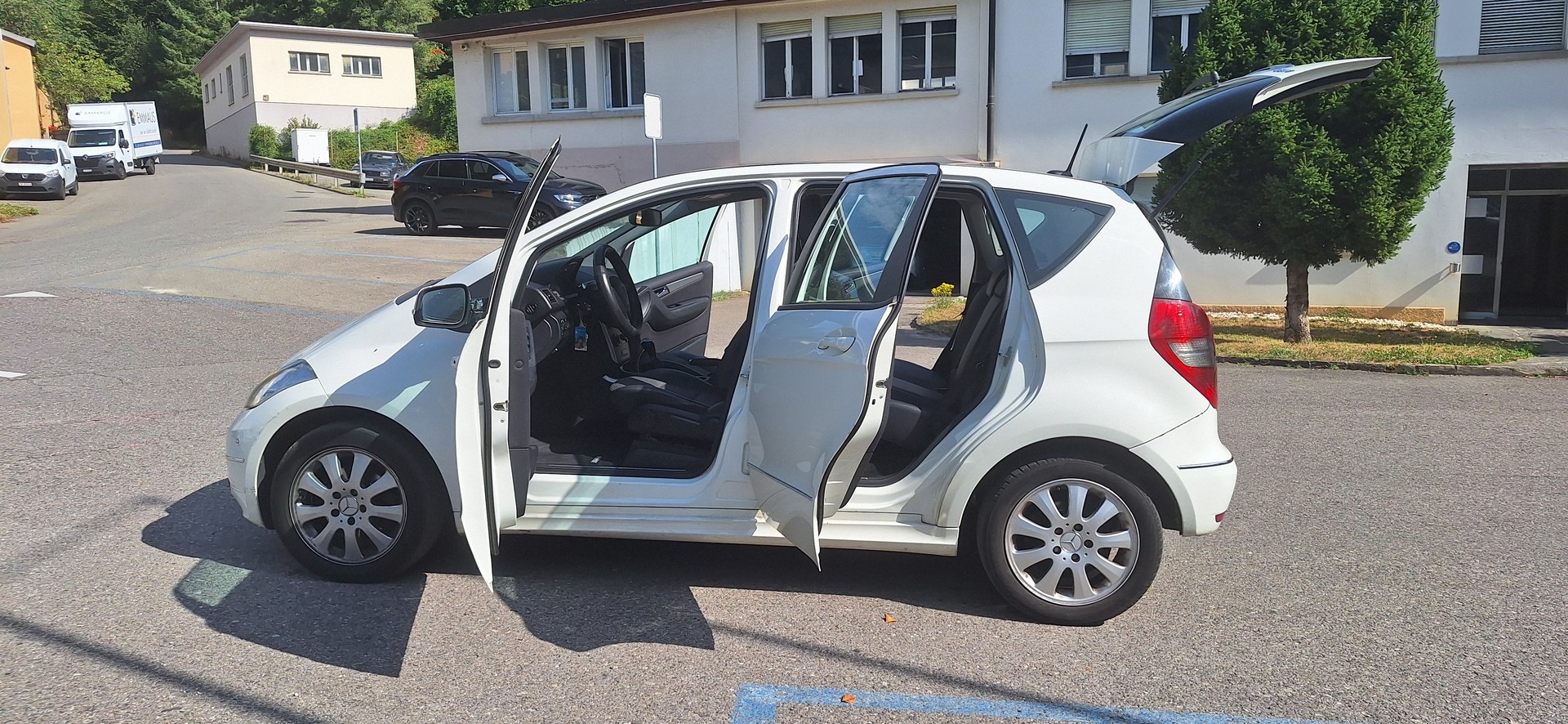 MERCEDES-BENZ A 180 CDI Avantgarde-image-15