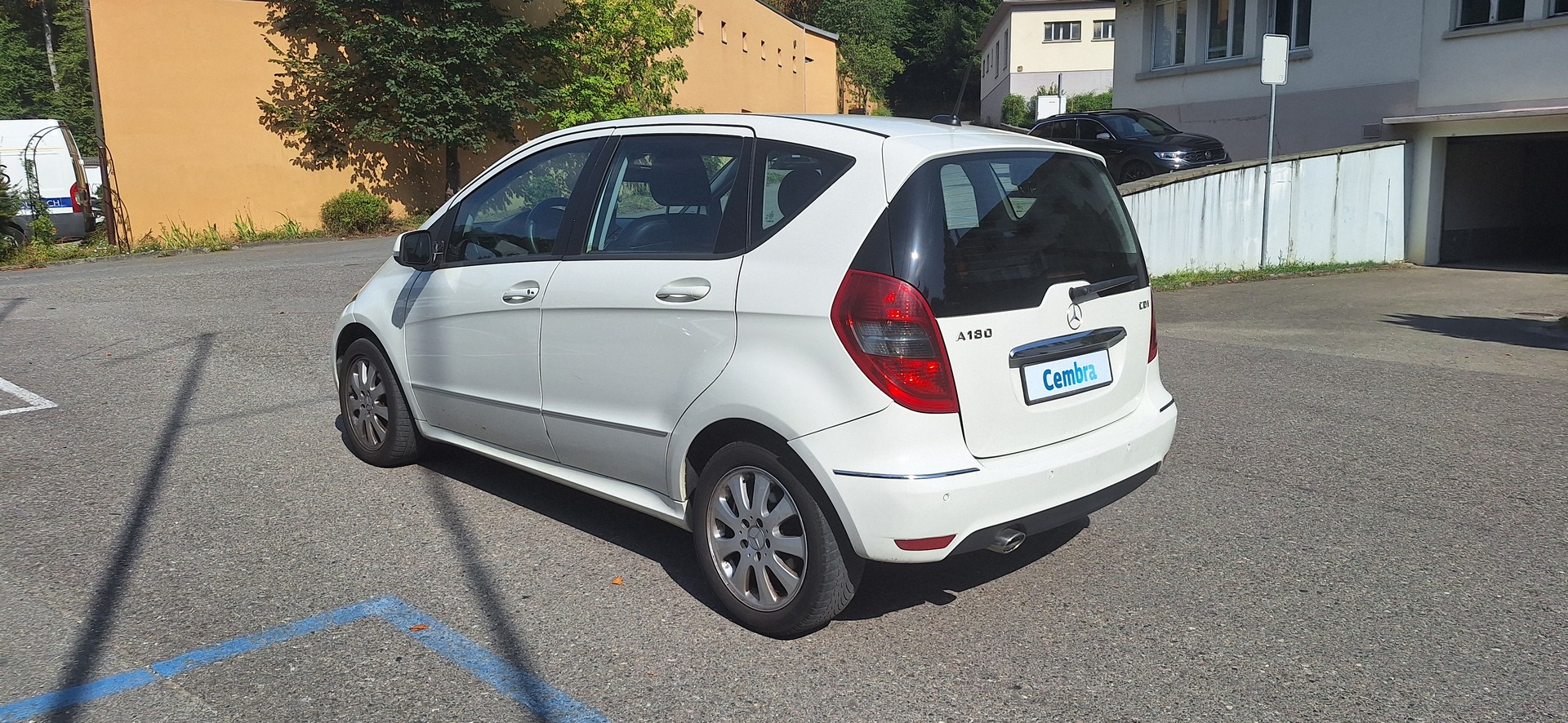 MERCEDES-BENZ A 180 CDI Avantgarde-image-3