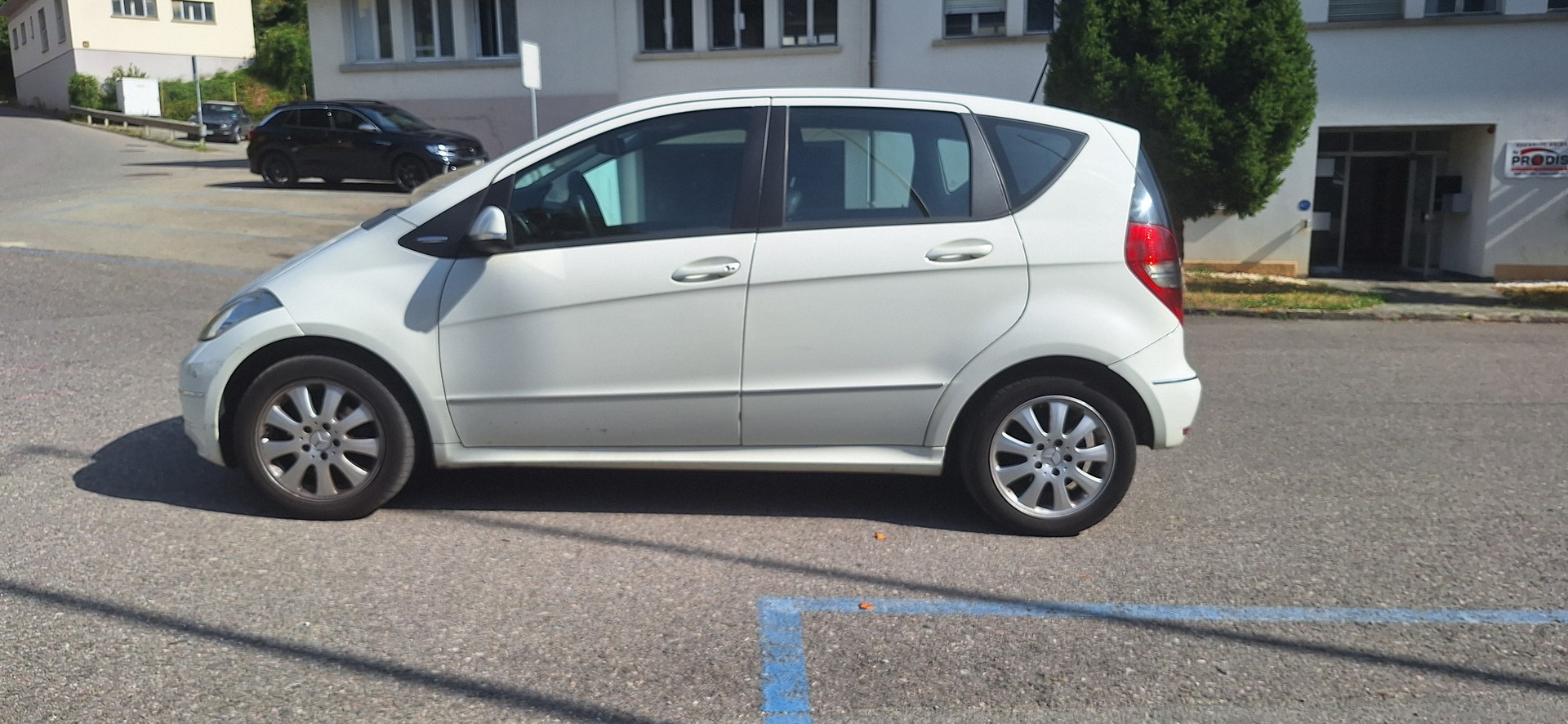 MERCEDES-BENZ A 180 CDI Avantgarde-image-2