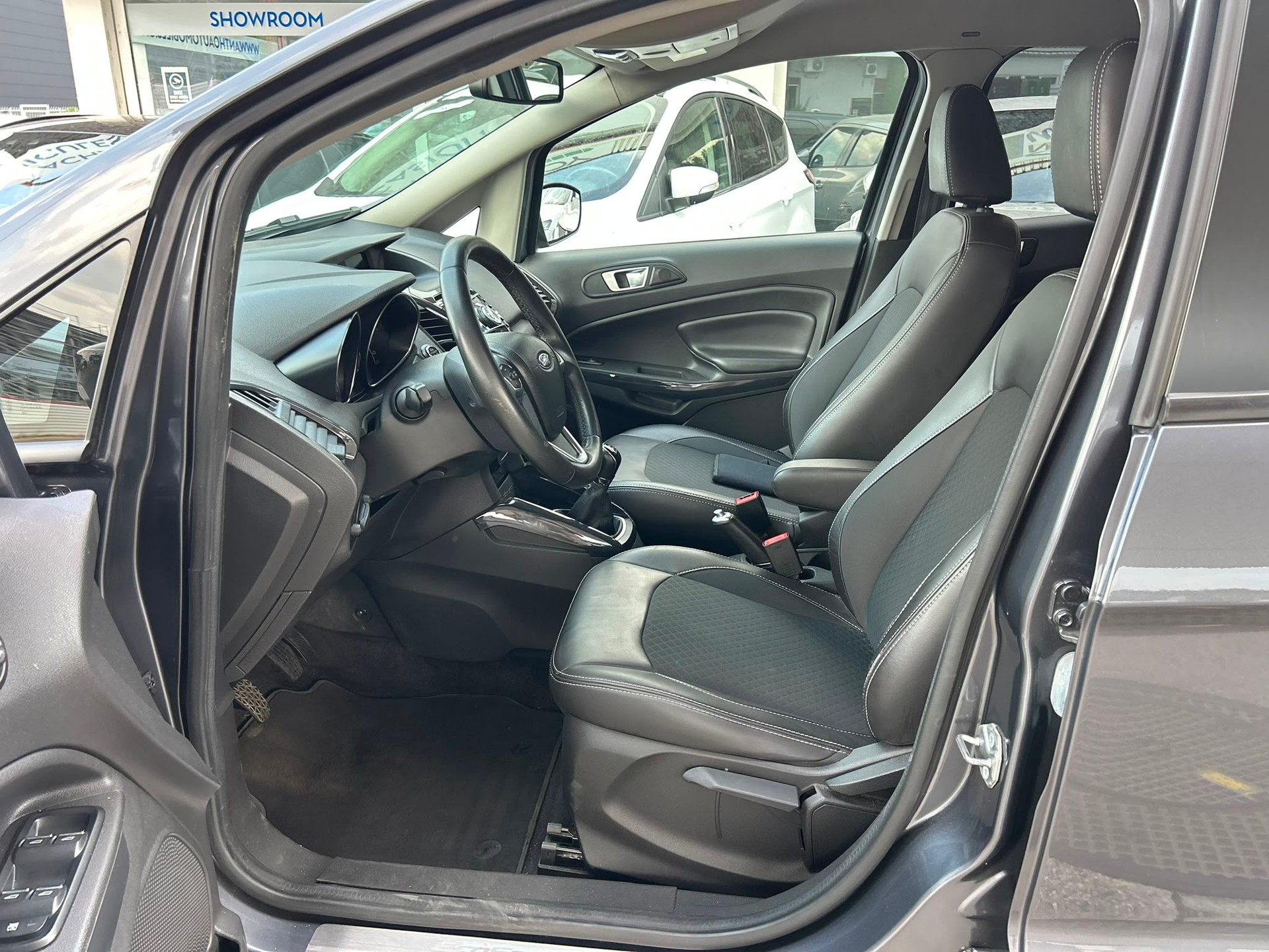FORD EcoSport 1.0 SCTi Titanium-image-7