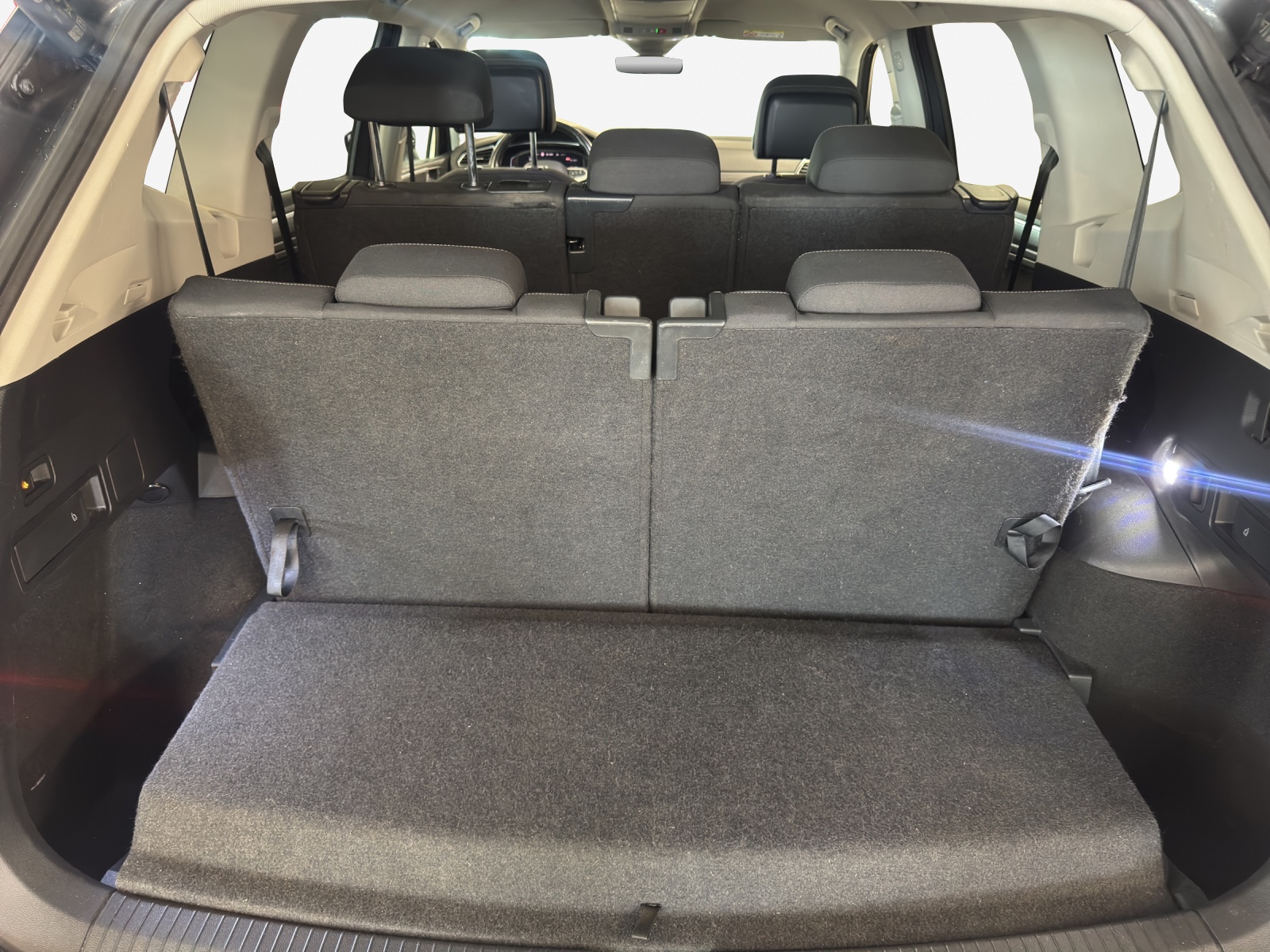 VW Tiguan Allspace 2.0TSI Elegance 4Motion DSG-image-12