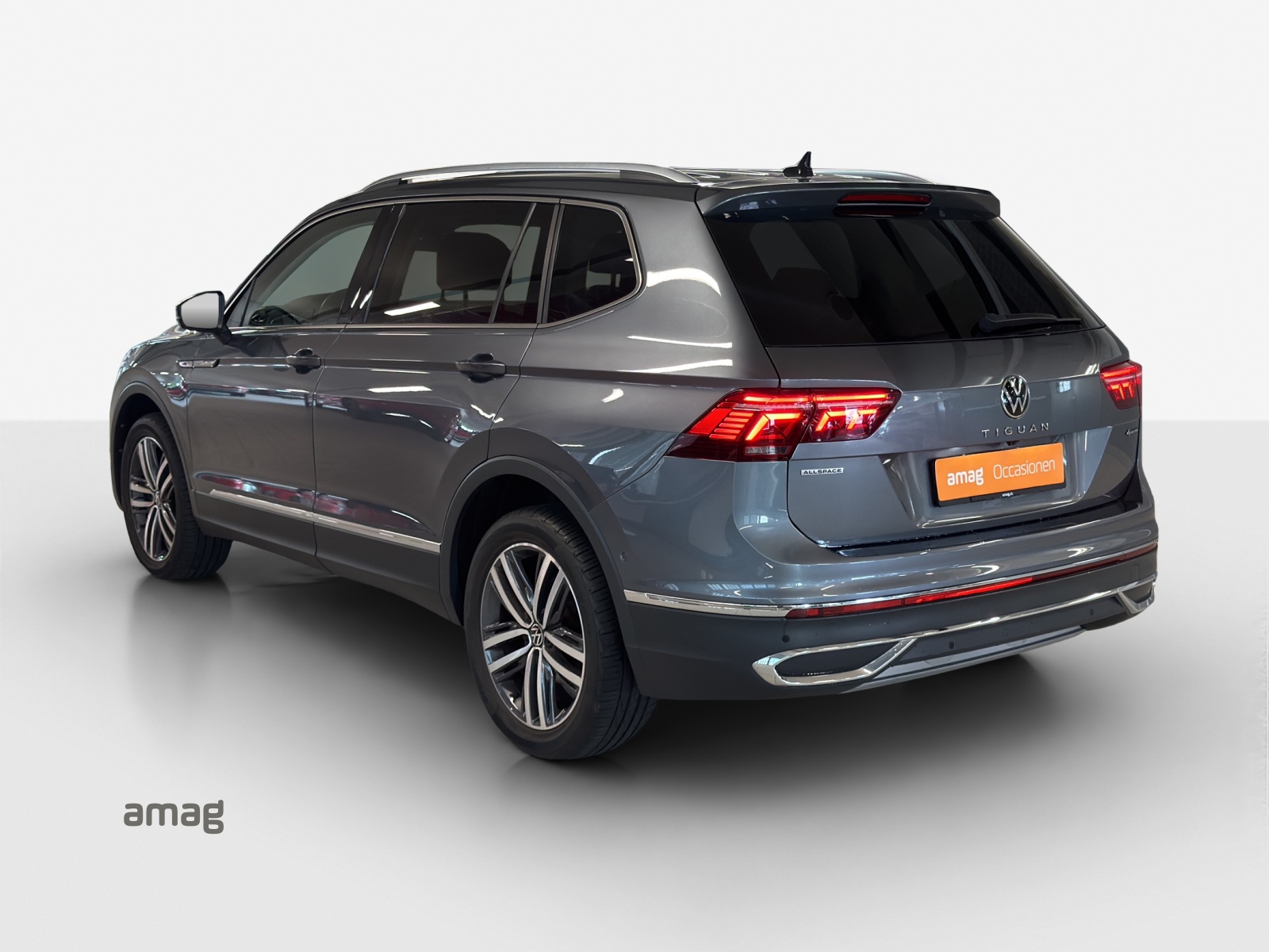 VW Tiguan Allspace 2.0TSI Elegance 4Motion DSG-image-2