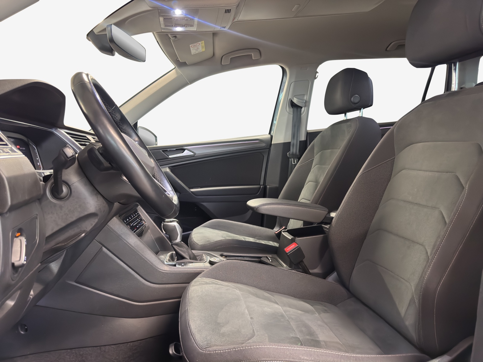VW Tiguan Allspace 2.0TSI Elegance 4Motion DSG-image-7