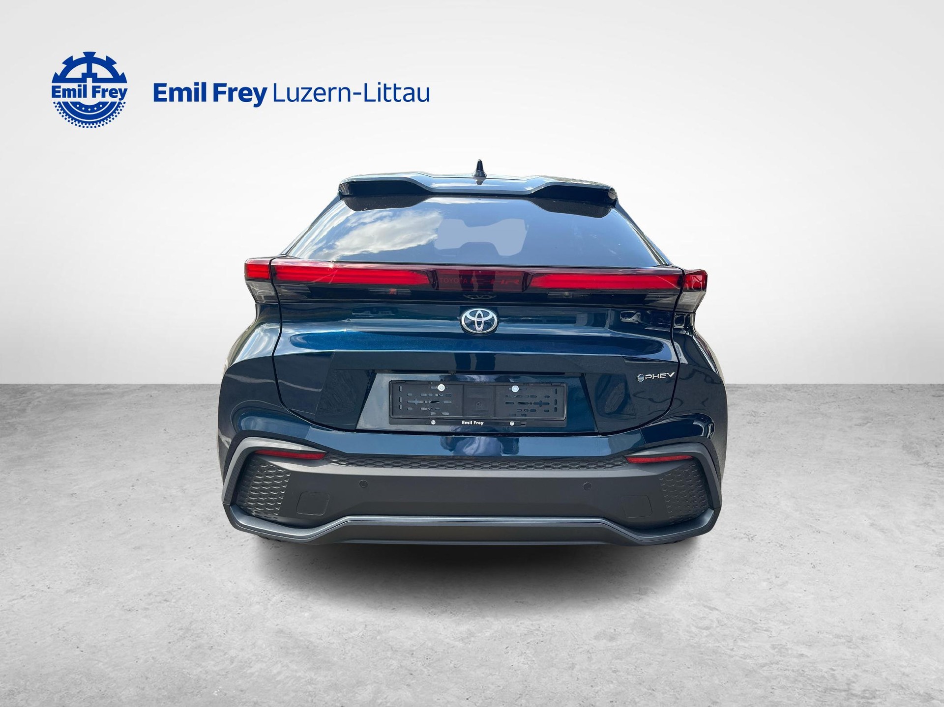 TOYOTA C-HR 2.0 PHEV Swiss Edition-image-4