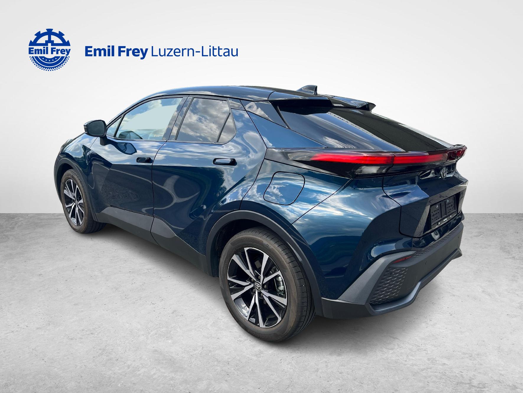 TOYOTA C-HR 2.0 PHEV Swiss Edition-image-3