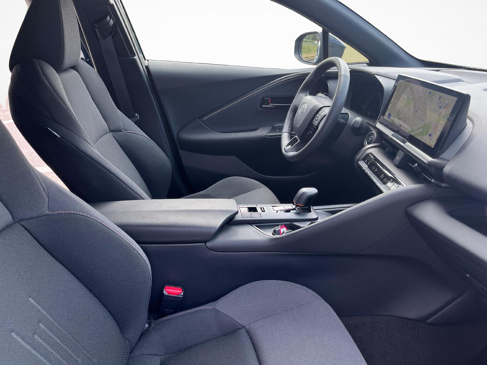 TOYOTA C-HR 2.0 PHEV Swiss Edition-image-10