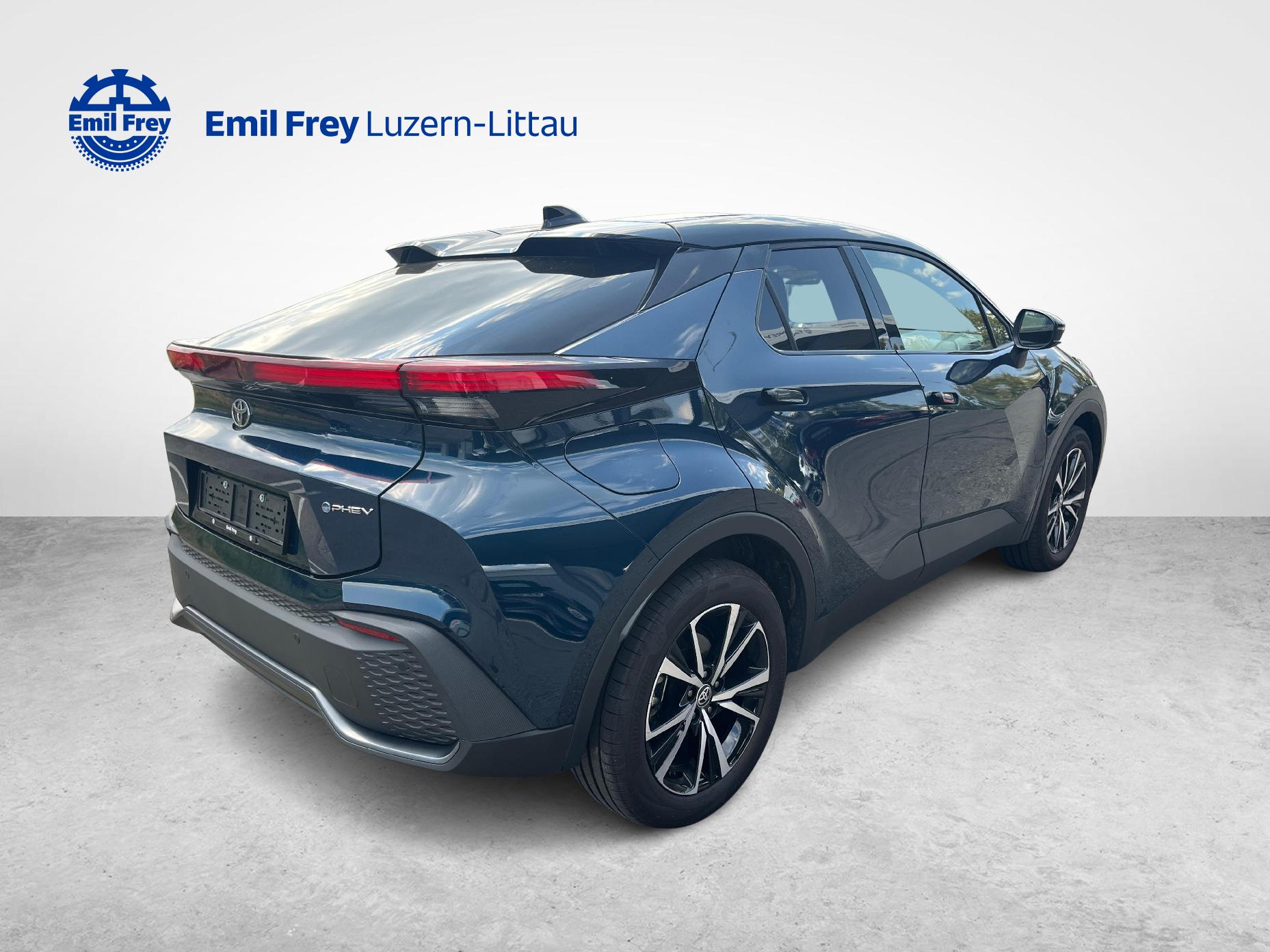 TOYOTA C-HR 2.0 PHEV Swiss Edition-image-5
