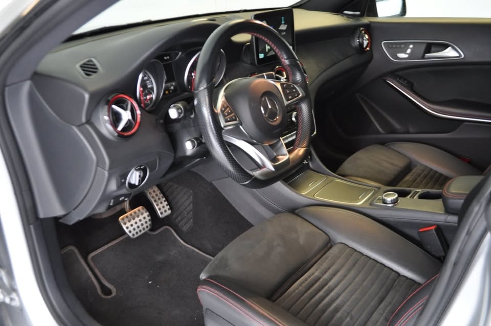 MERCEDES-BENZ CLA 250 AMG 4Matic 7G-DCT-image-4