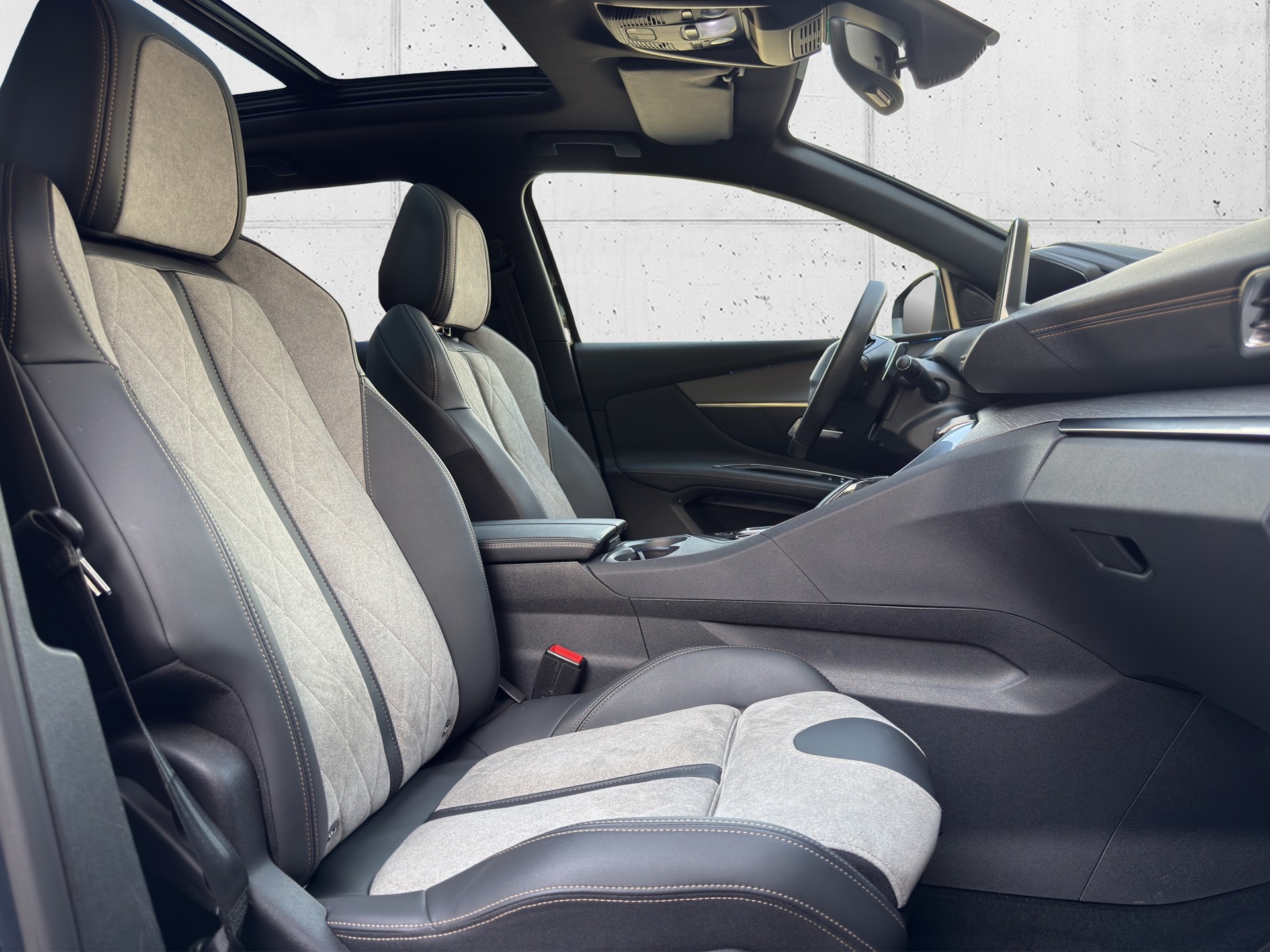 PEUGEOT 3008 300e Hybrid4 GT EAT8-image-10