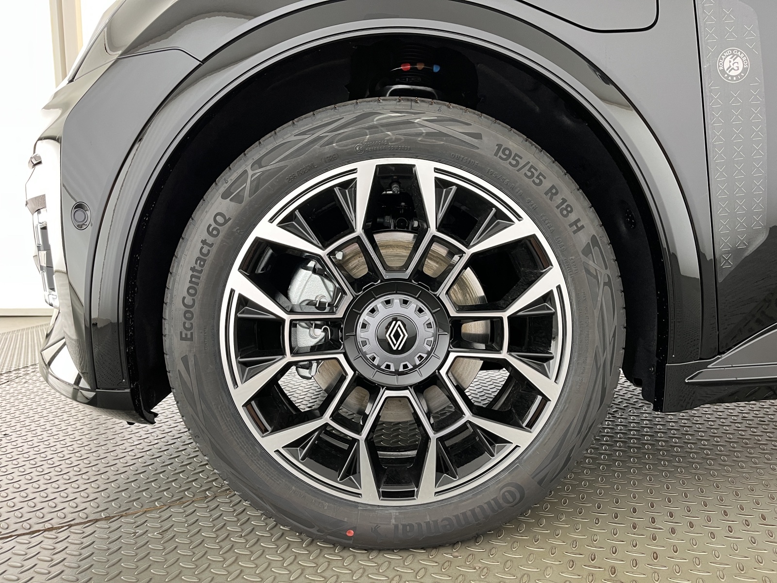 RENAULT R5 E-Tech Comfort Range Roland Garros-image-5