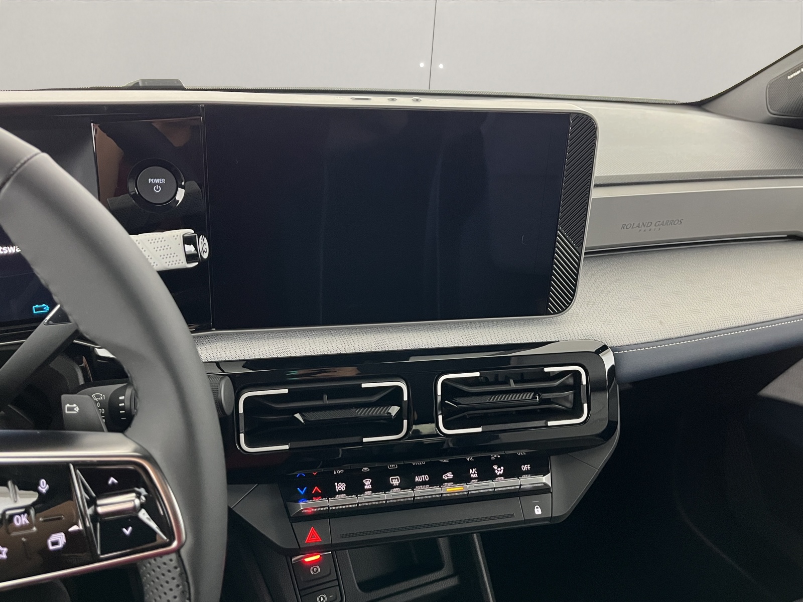 RENAULT R5 E-Tech Comfort Range Roland Garros-image-11