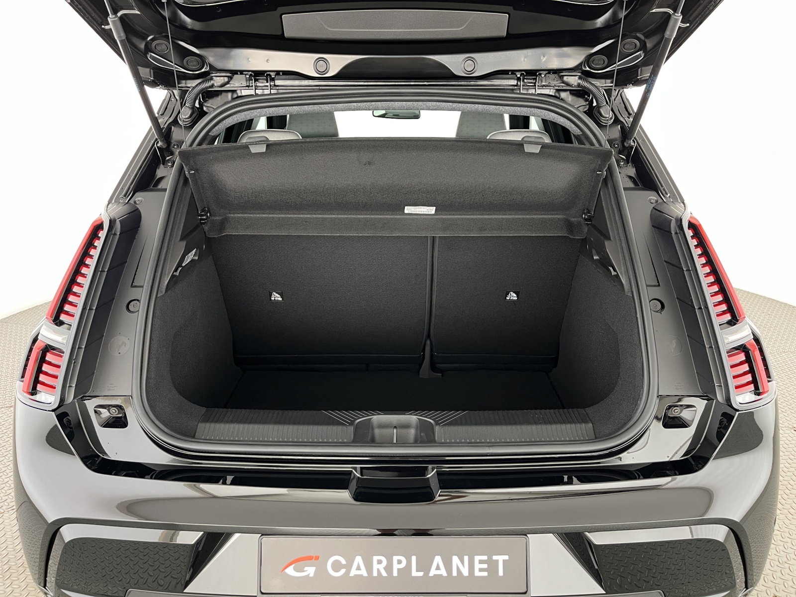RENAULT R5 E-Tech Comfort Range Roland Garros-image-17