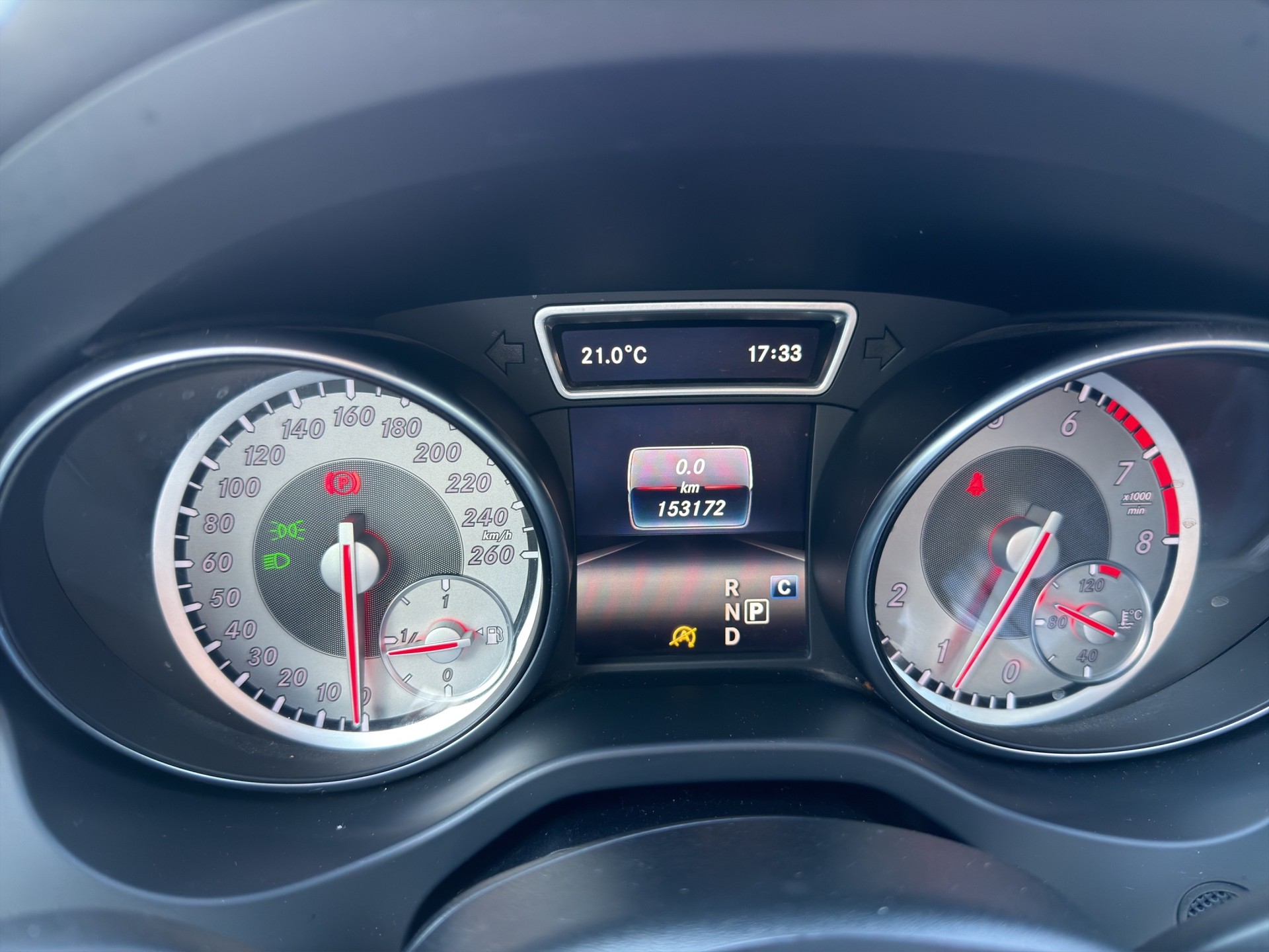 MERCEDES-BENZ GLA 250 AMG Line 4Matic 7G-DCT-image-14
