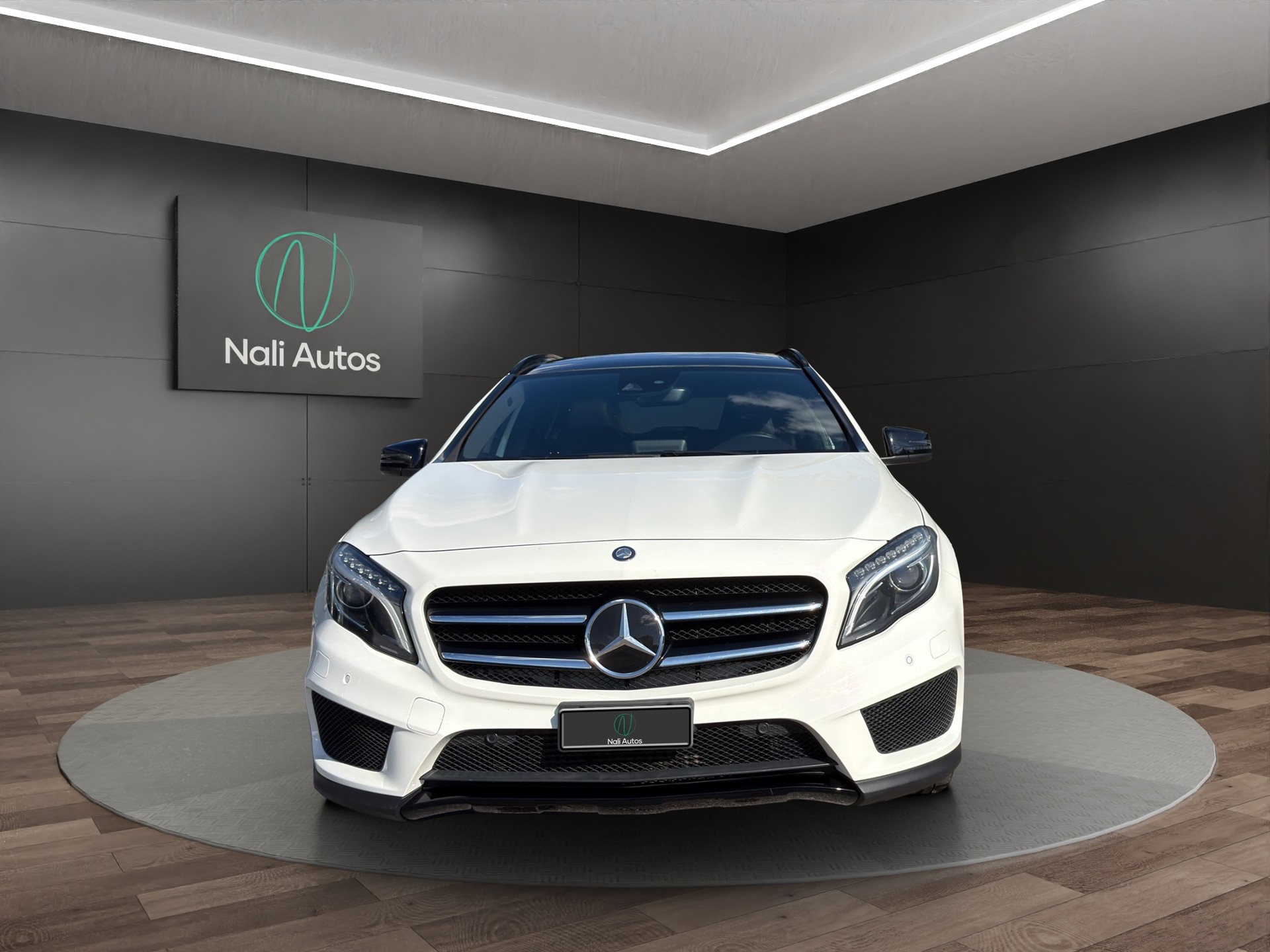 MERCEDES-BENZ GLA 250 AMG Line 4Matic 7G-DCT-image-2