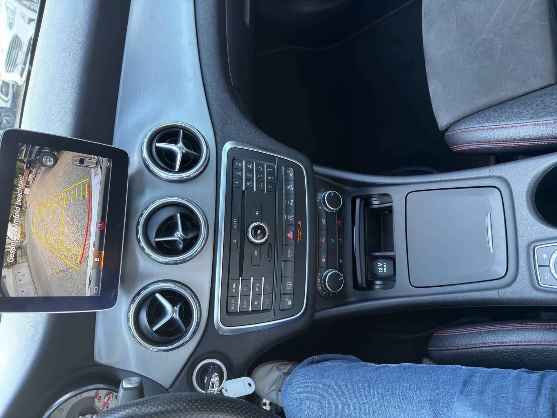 MERCEDES-BENZ GLA 250 AMG Line 4Matic 7G-DCT-image-10