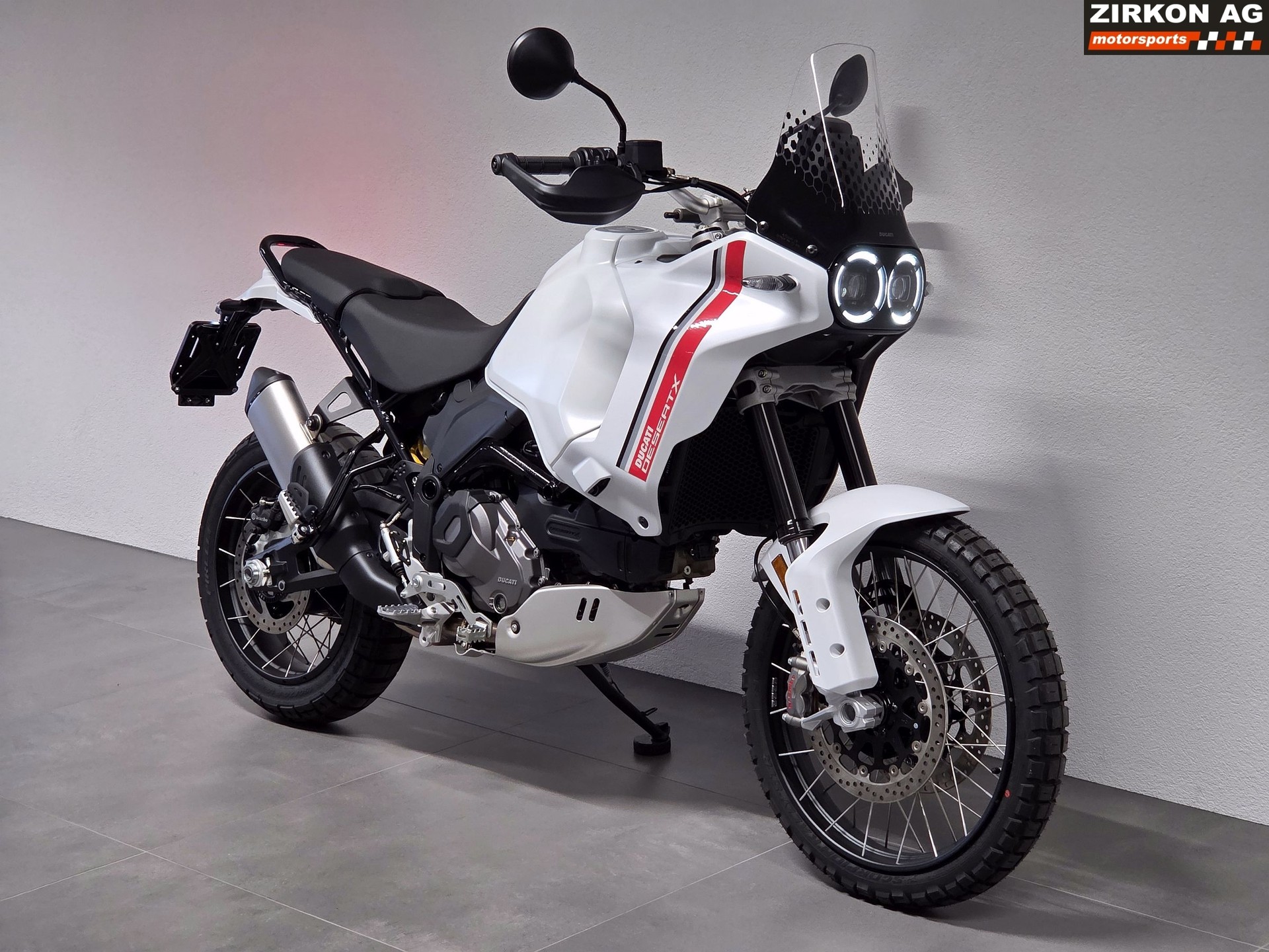 DUCATI Desert X (35kW)-showroom-element-2