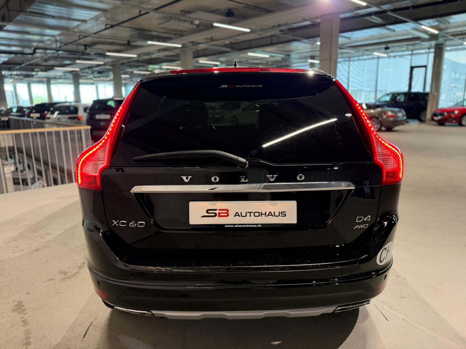 VOLVO XC60 D4 AWD Momentum Geartronic (CH)-image-14