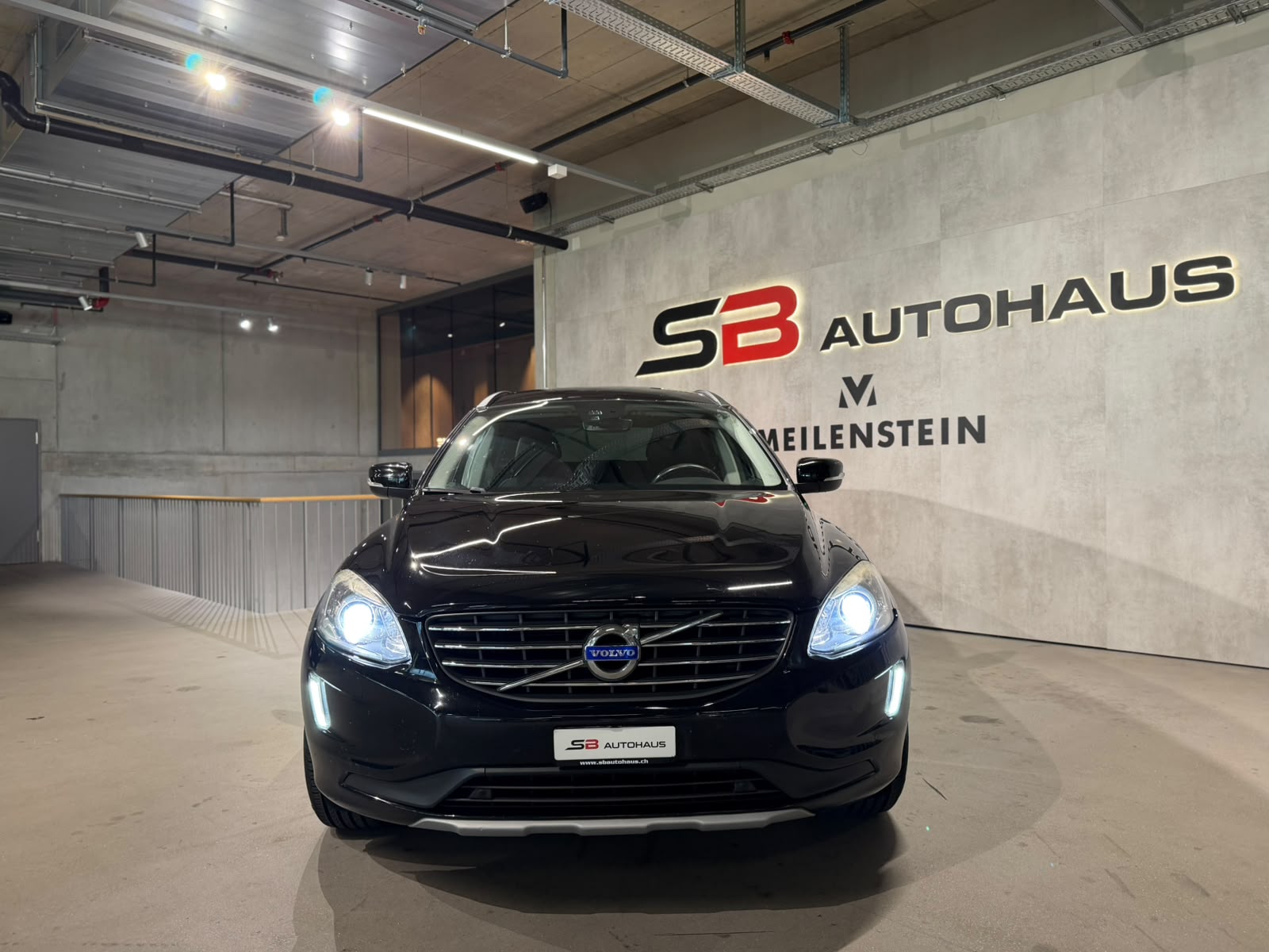 VOLVO XC60 D4 AWD Momentum Geartronic (CH)-image-4