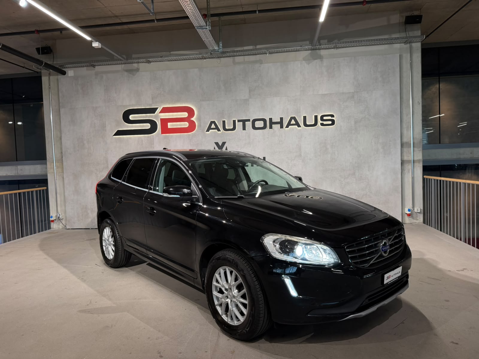 VOLVO XC60 D4 AWD Momentum Geartronic (CH)-image-1