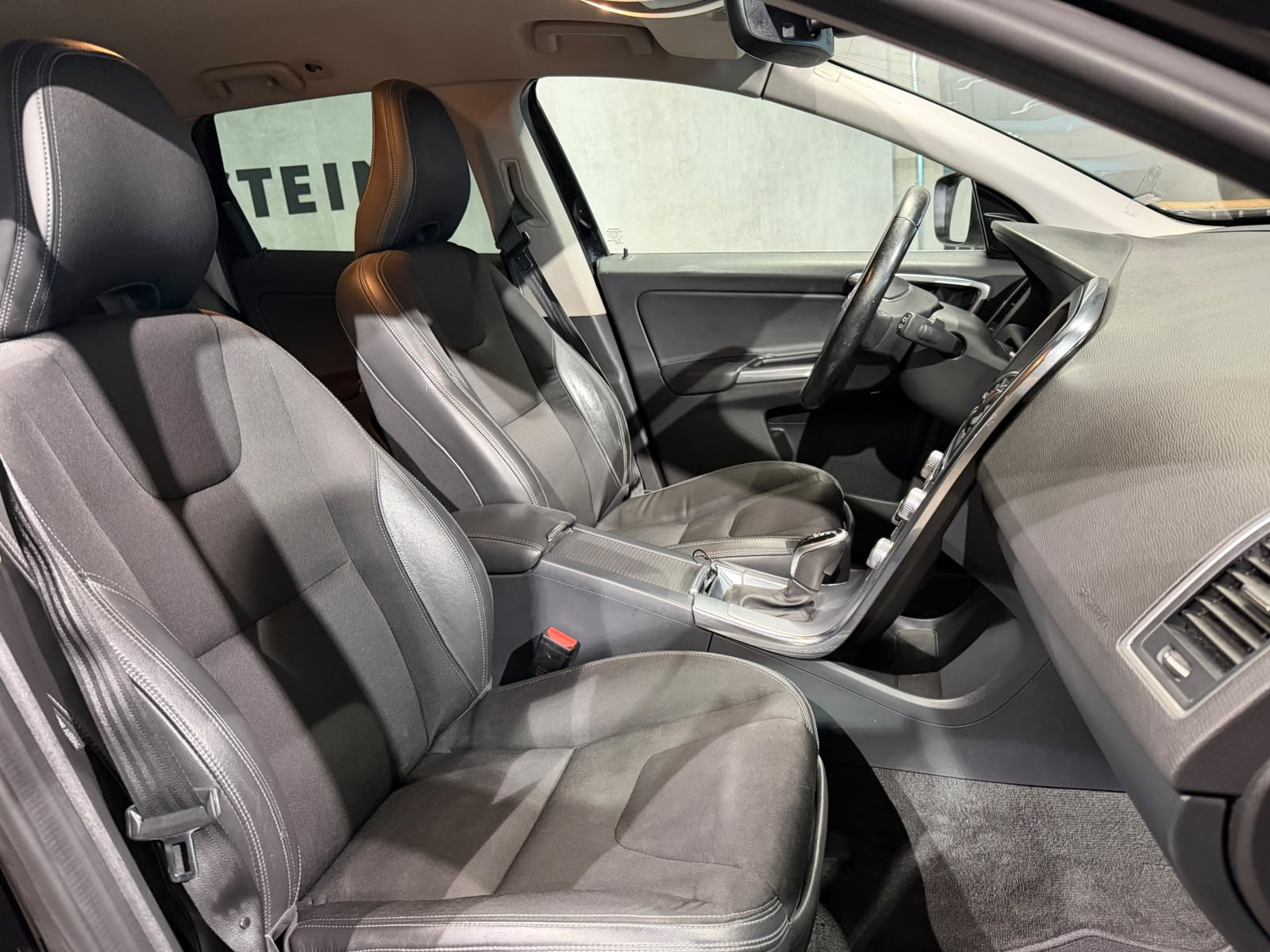 VOLVO XC60 D4 AWD Momentum Geartronic (CH)-image-20