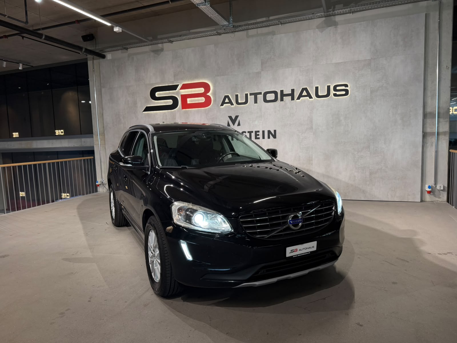 VOLVO XC60 D4 AWD Momentum Geartronic (CH)-image-3