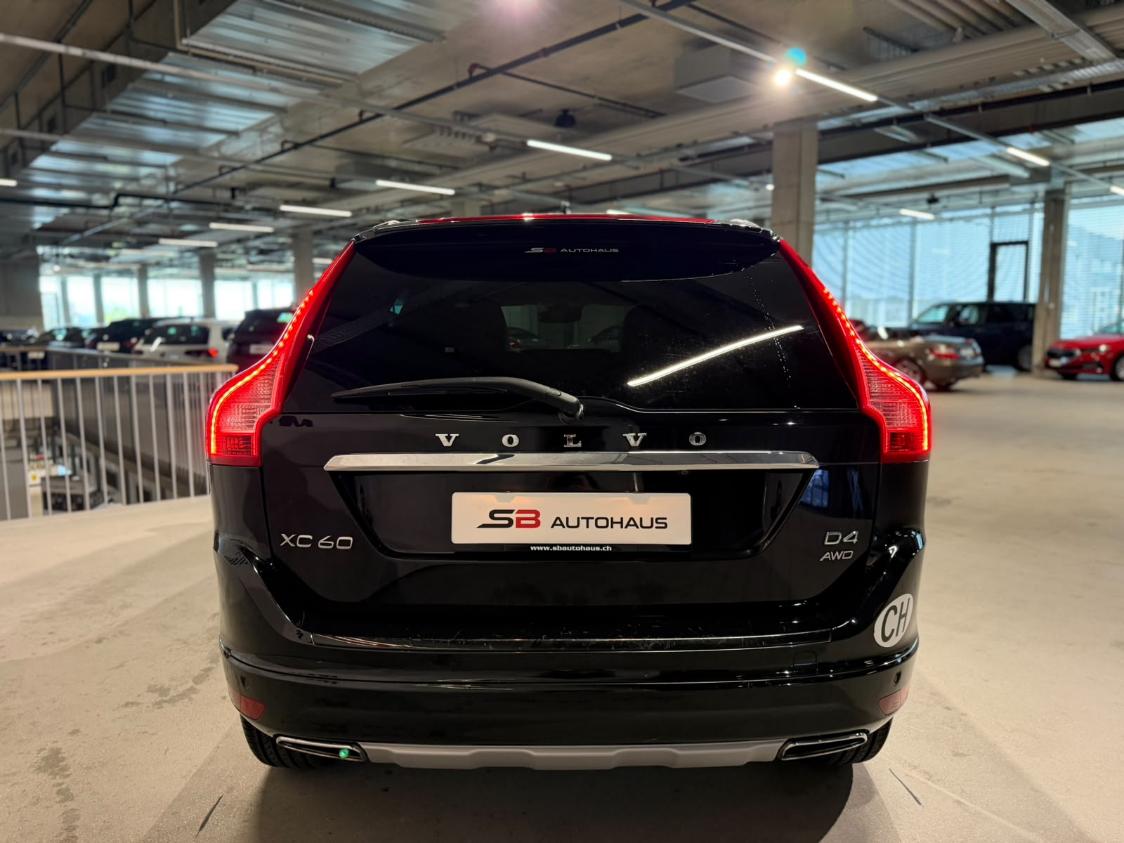 VOLVO XC60 D4 AWD Momentum Geartronic (CH)-image-8