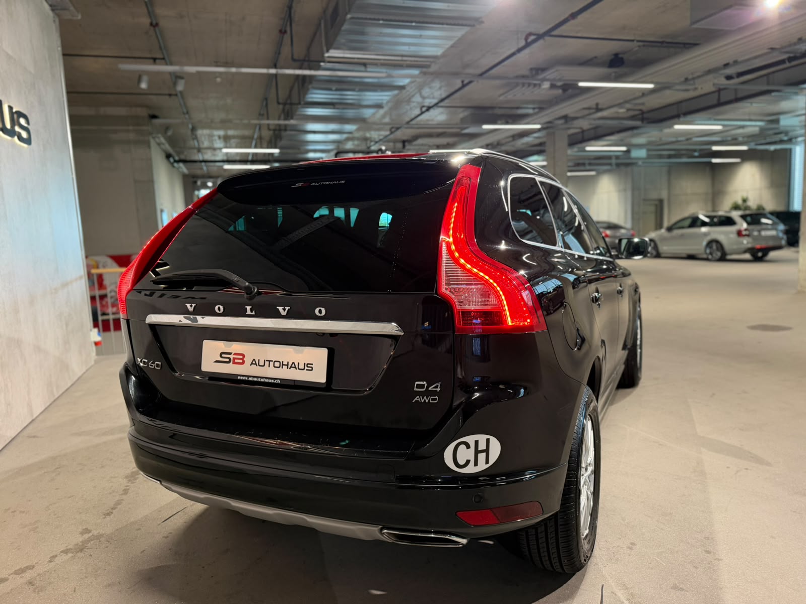 VOLVO XC60 D4 AWD Momentum Geartronic (CH)-image-10