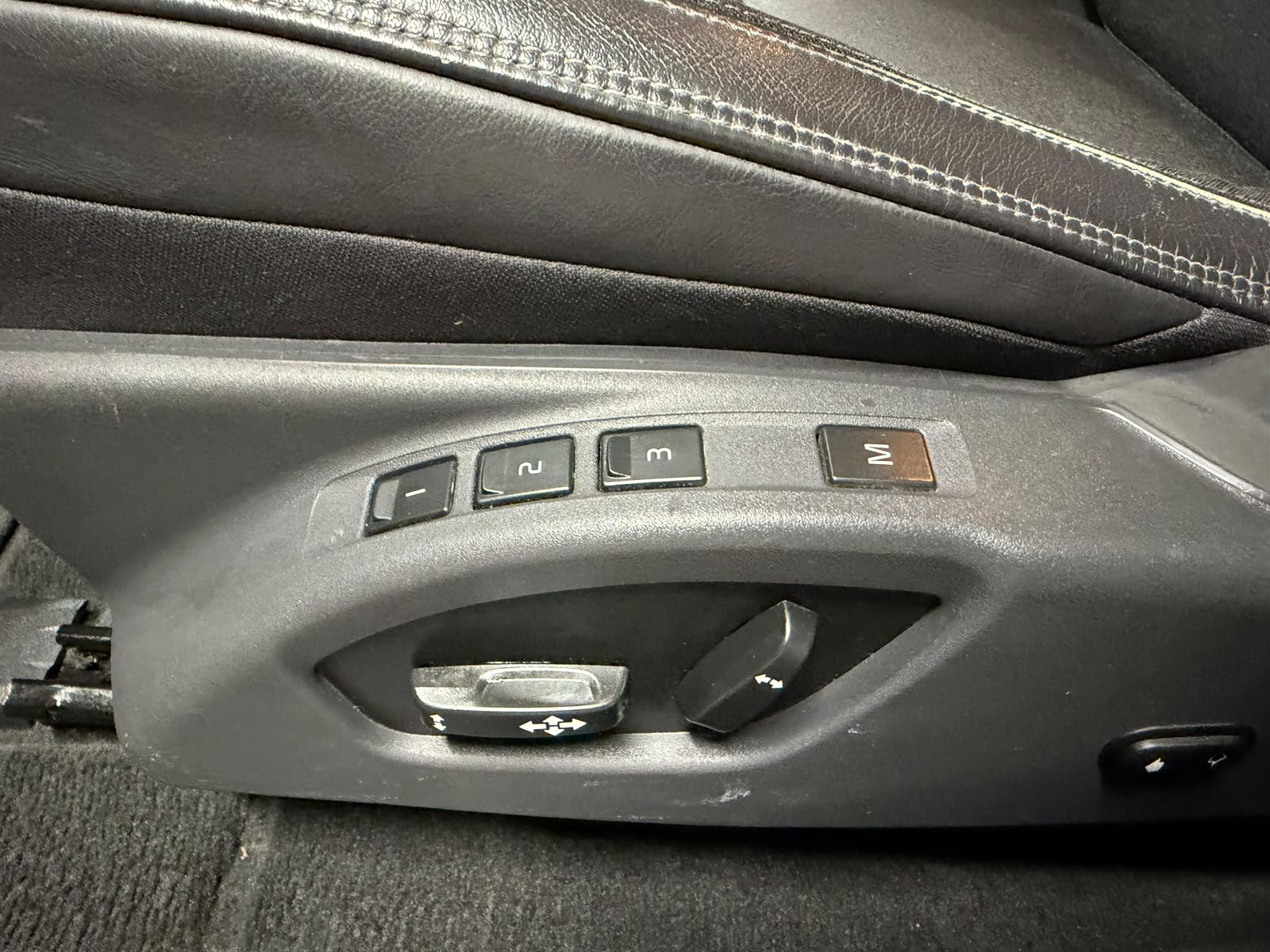 VOLVO XC60 D4 AWD Momentum Geartronic (CH)-image-22